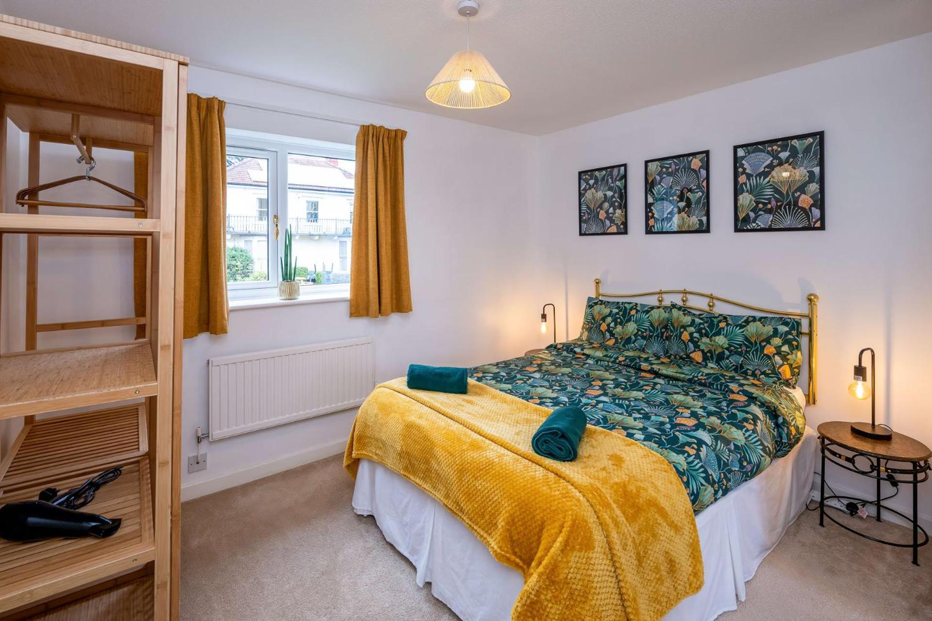 Splendid House Great Location to WAVE Surf & South West Water Park - Super Garden By STAE-Homes view 3
