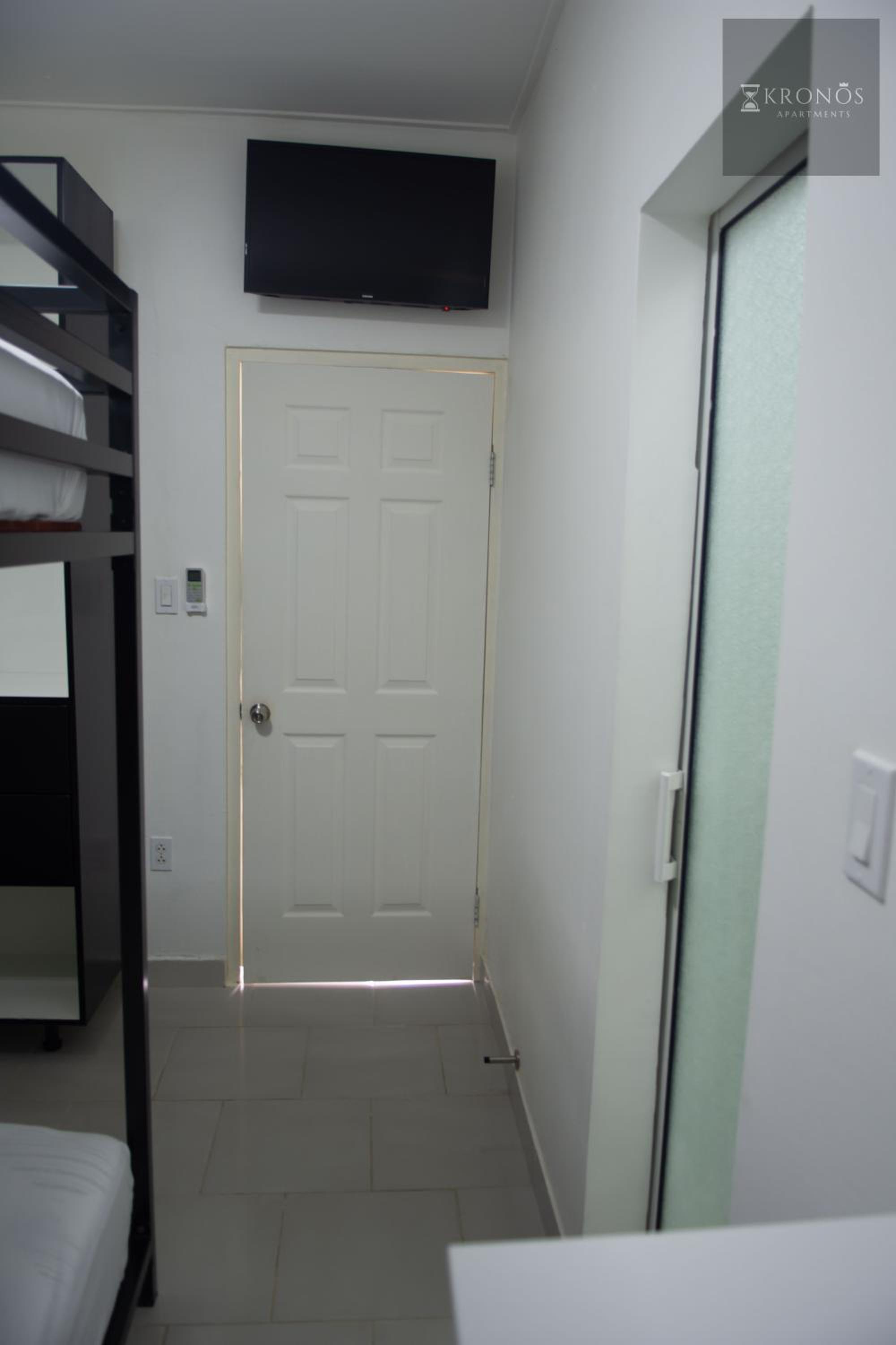 KRONOS APARTMENTS