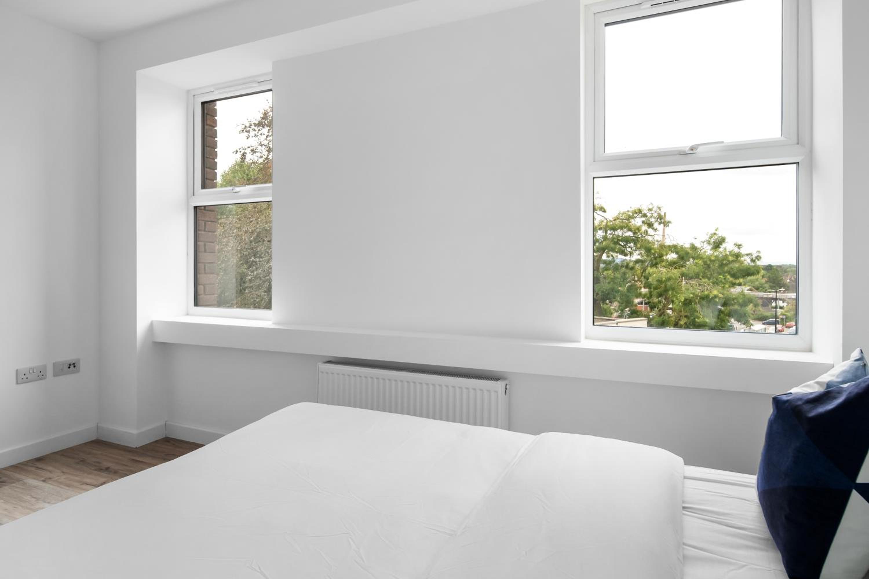 Livestay-Modern Apartments Building in Aylesbury
