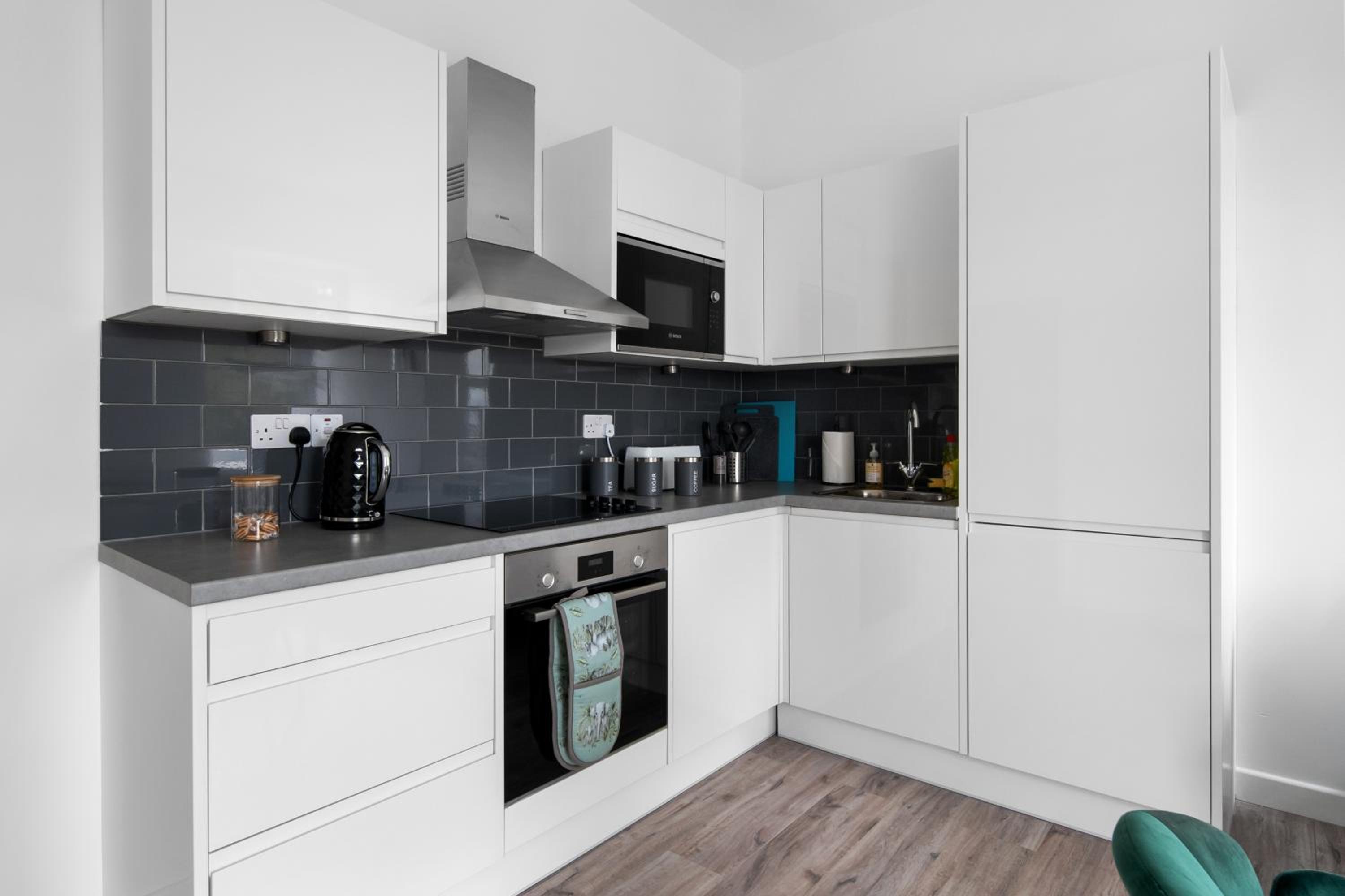 Livestay-Modern Apartments Building in Aylesbury