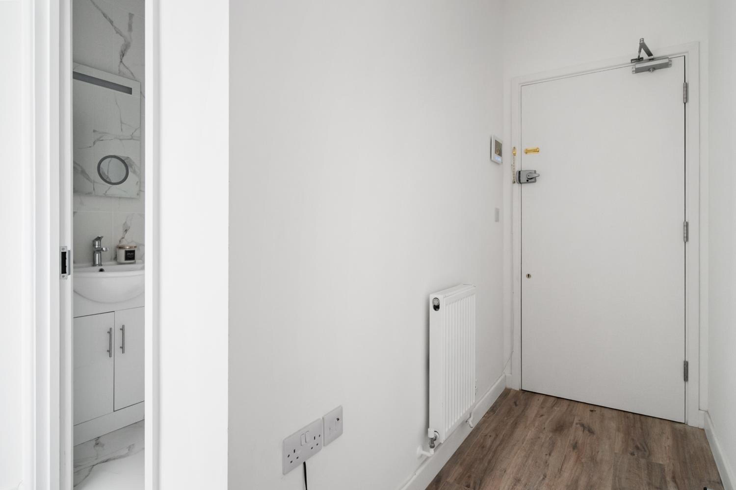 Livestay-Modern Apartments Building in Aylesbury