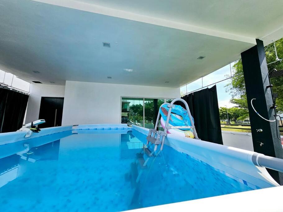 Azalea Homestay with Private Pool & Barbecue photo 5