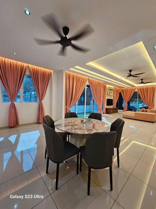 Azalea Homestay with Private Pool & Barbecue photo 2