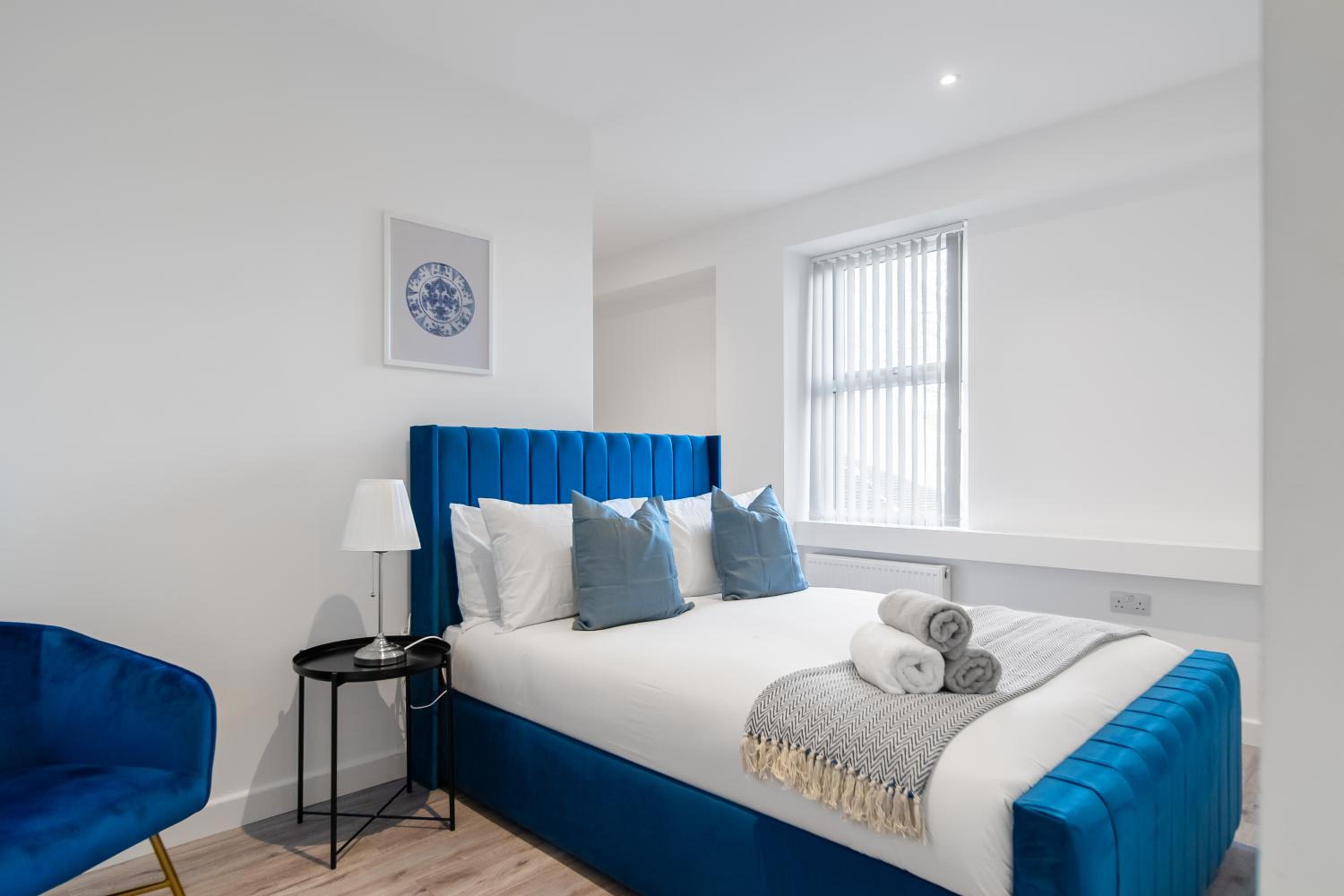 Livestay-Modern Apartments Building in Aylesbury