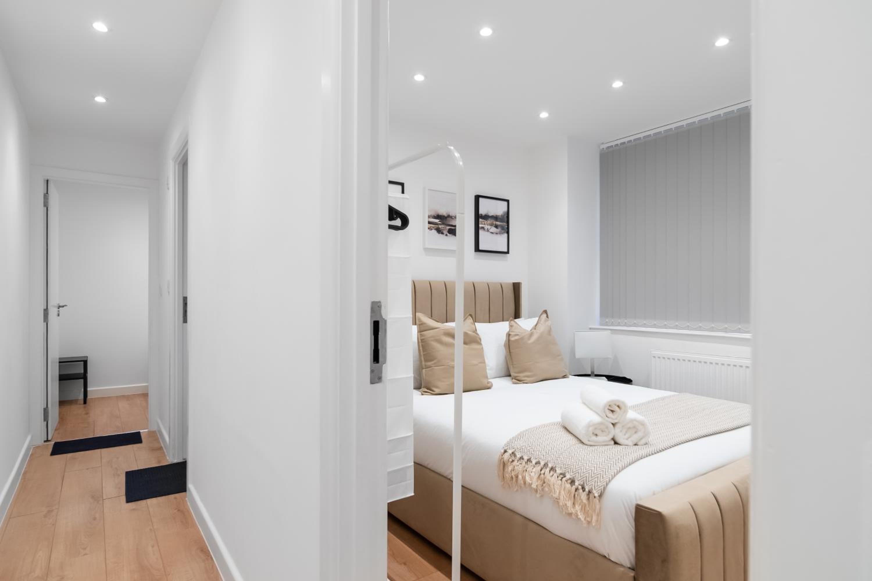 Livestay-Modern Apartments Building in Aylesbury
