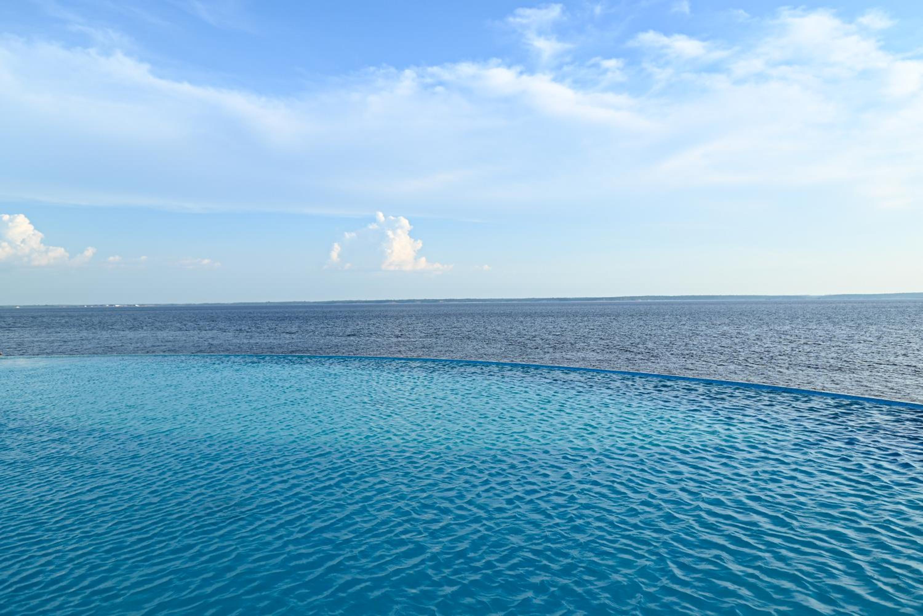 Tropical Executive Flat Suite 817 with View