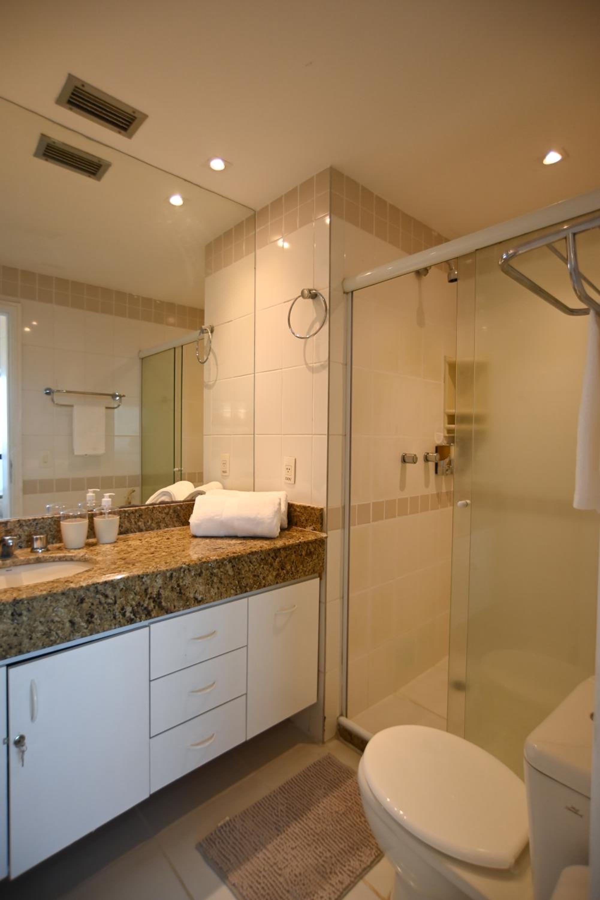 Tropical Executive Flat Suite 817 with View
