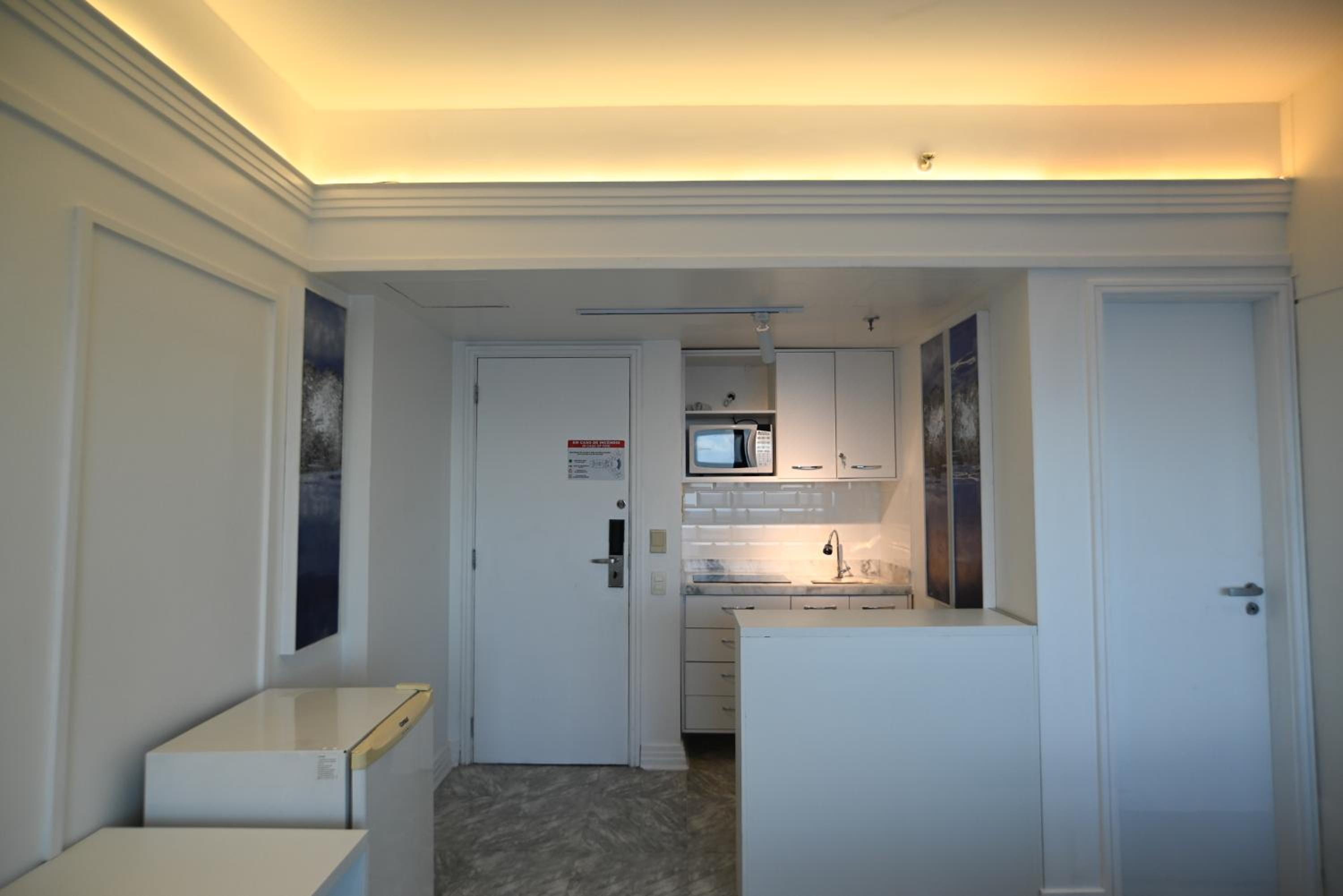 Tropical Executive Flat Suite 817 with View