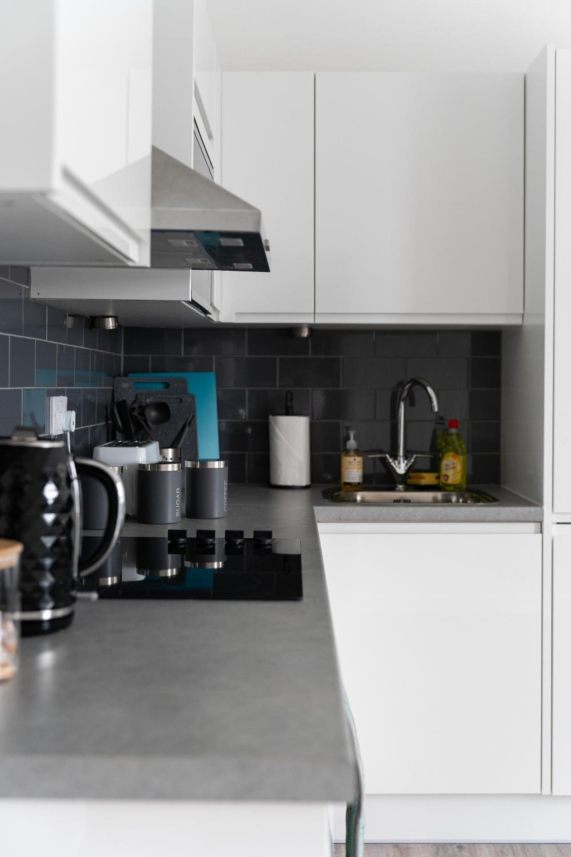 Livestay-Modern Apartments Building in Aylesbury