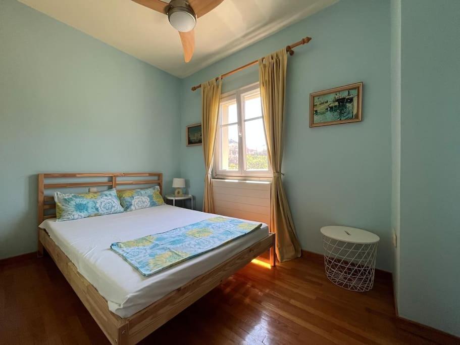 Mansion like house close to beach and Corfu town