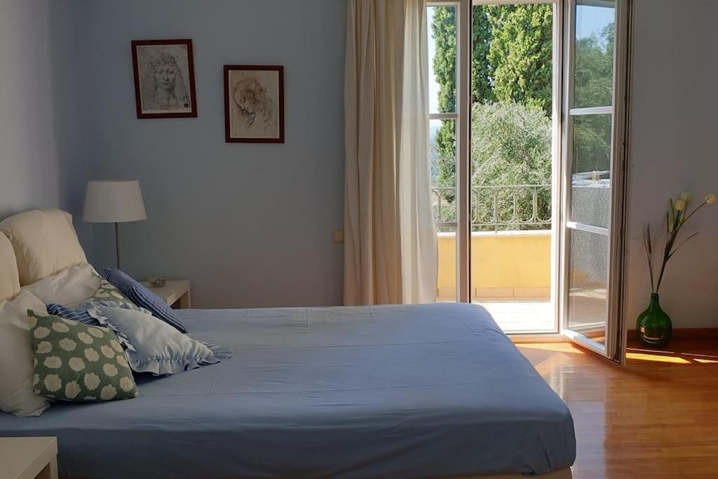 Mansion like house close to beach and Corfu town