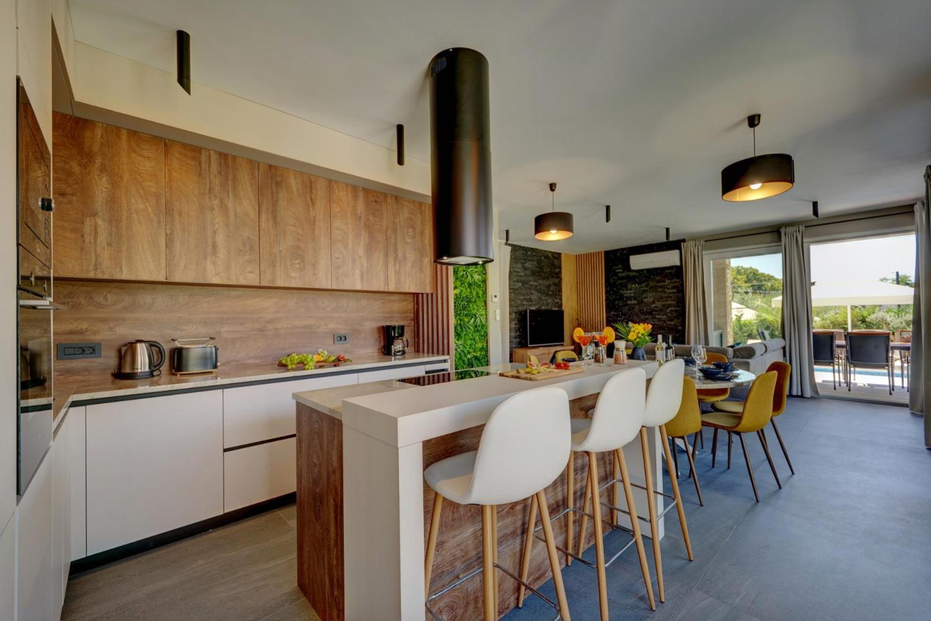 Villa Pieron&Bavigo with Pool, Jacuzzi and Sauna - by Istrabook view 3
