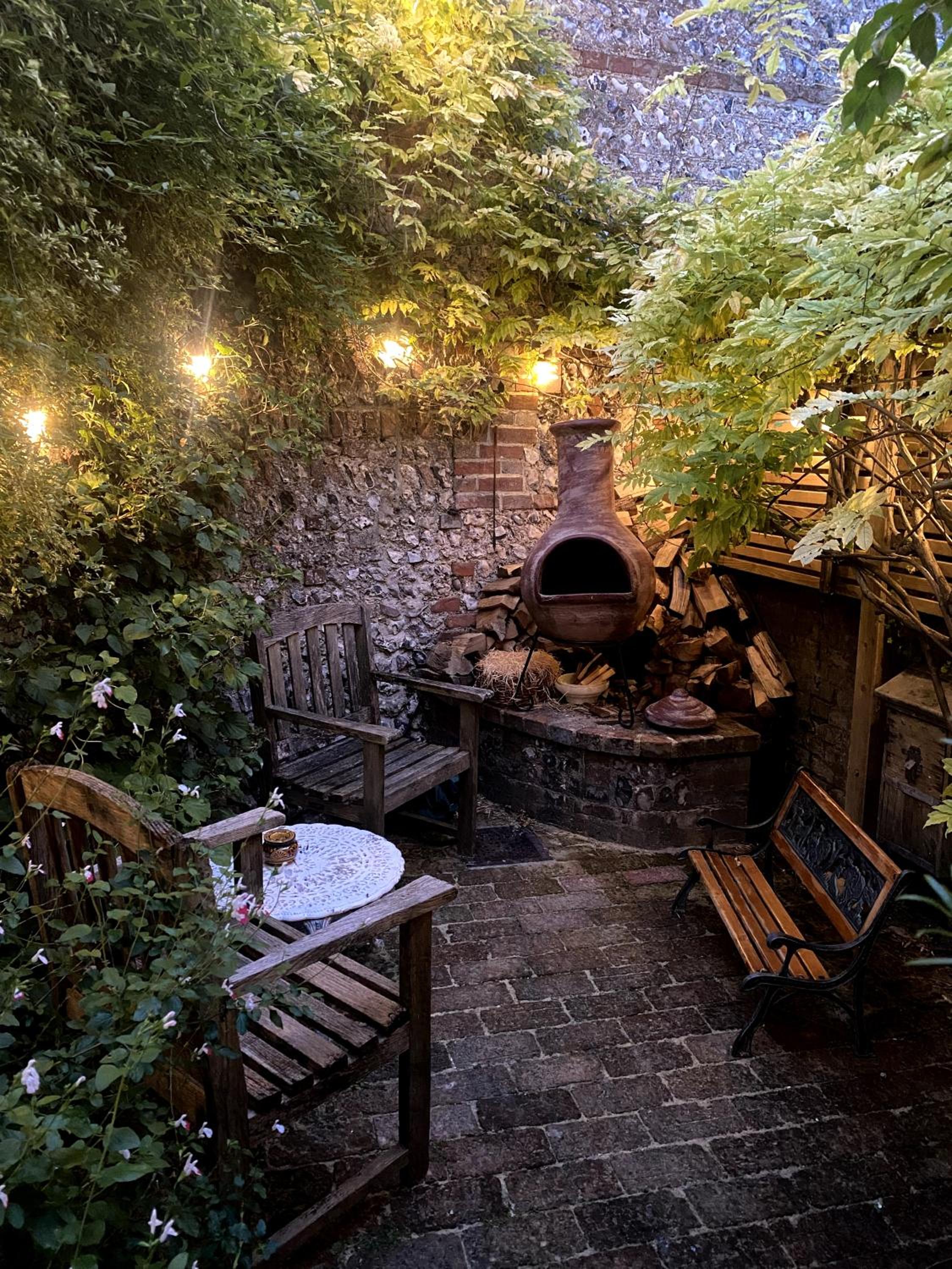 Black Tile Cottage view 5