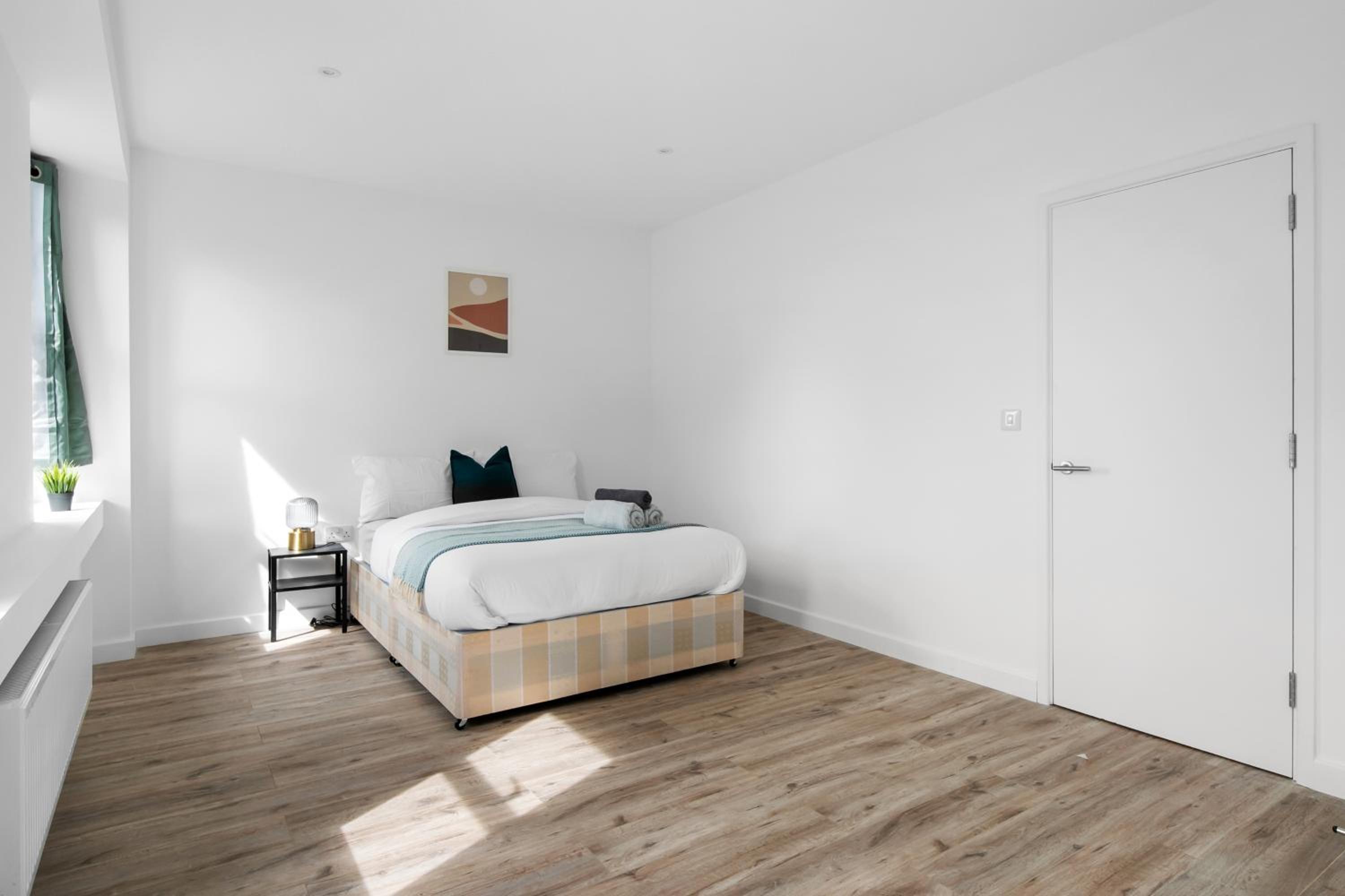 Livestay-Modern Apartments Building in Aylesbury