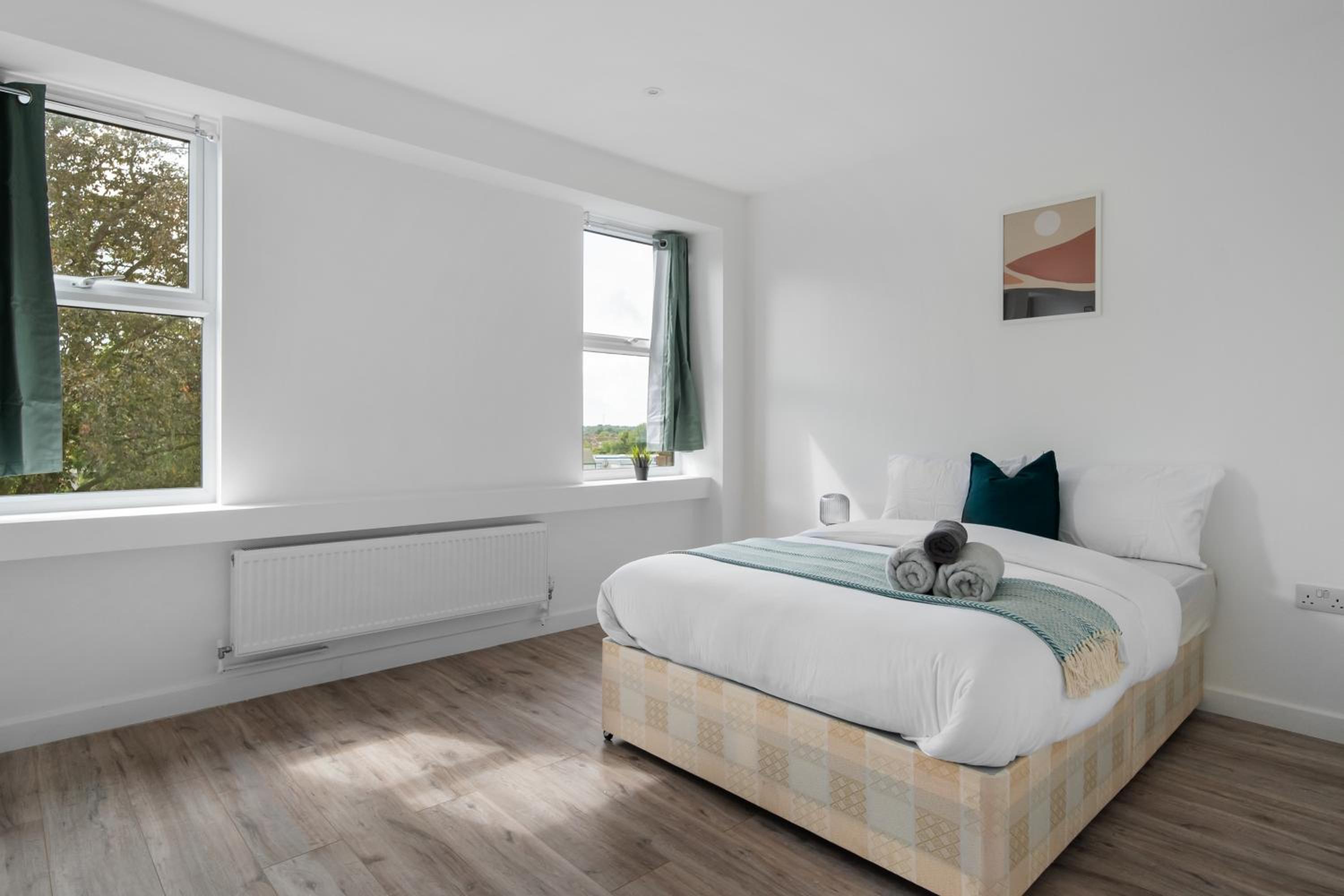 Livestay-Modern Apartments Building in Aylesbury