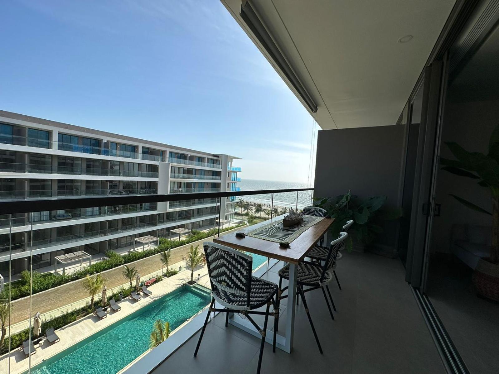 Apartamento en Cartagena frente al mar con piscina