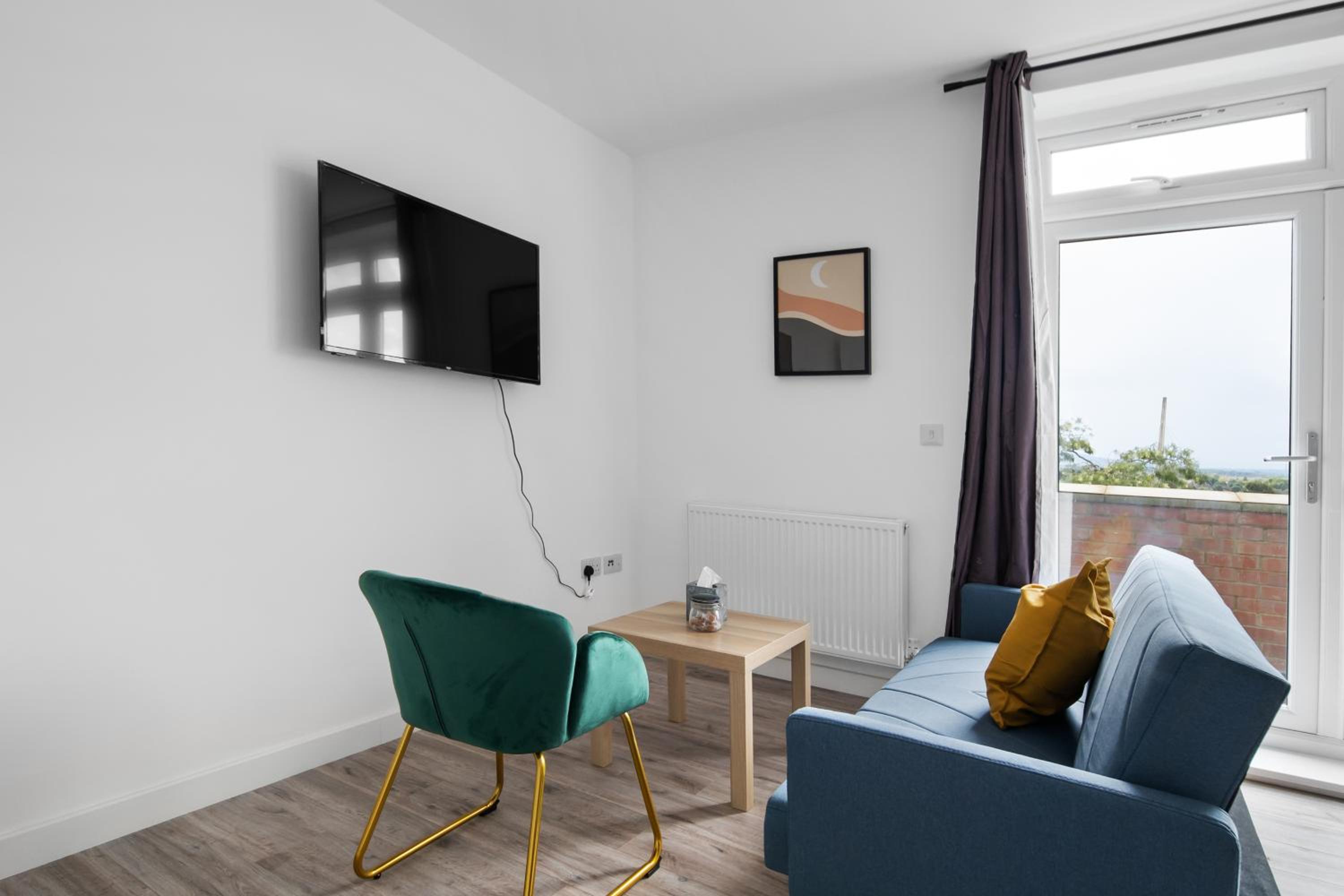 Livestay-Modern Apartments Building in Aylesbury