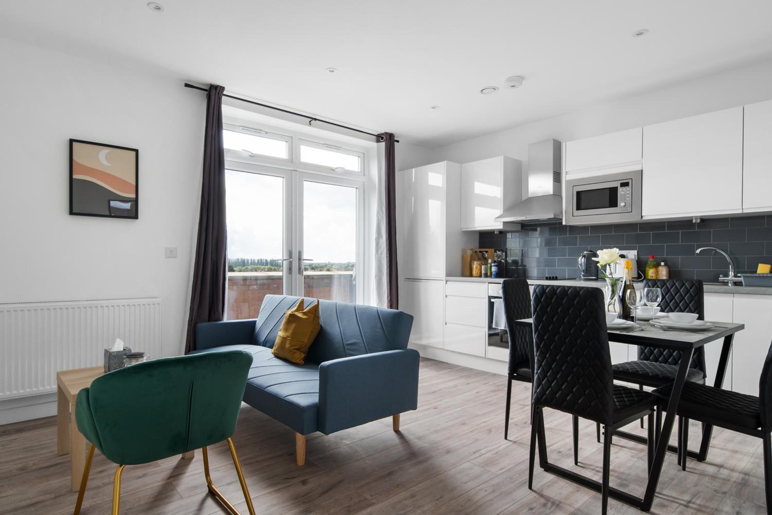 Livestay-Modern Apartments Building in Aylesbury