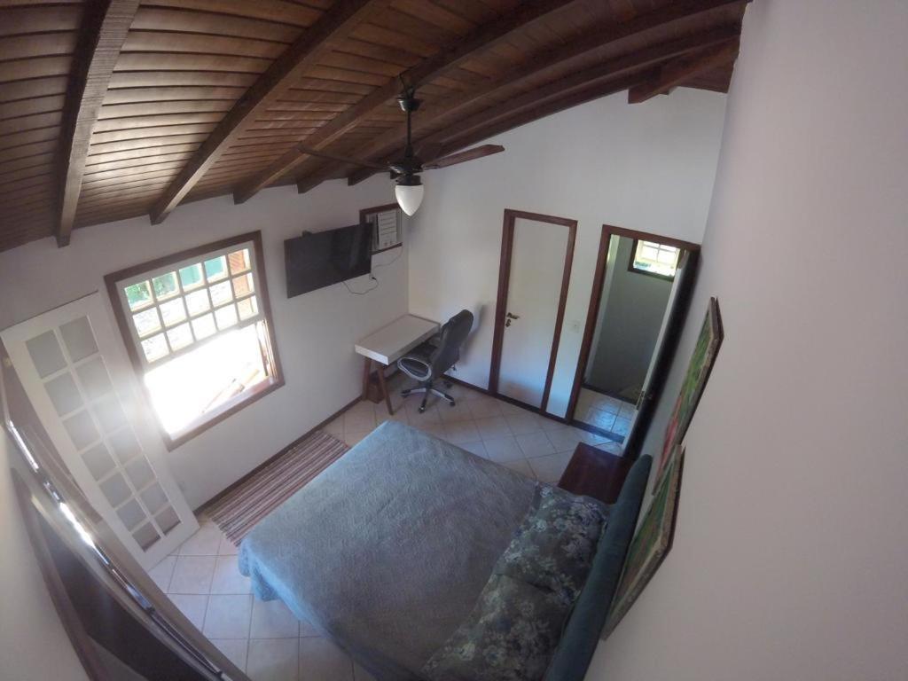 Búzios Praia da Ferradura Linda casa dentro de Condomínio com toda infraestrutura - água e luz inclusos na tarifa
