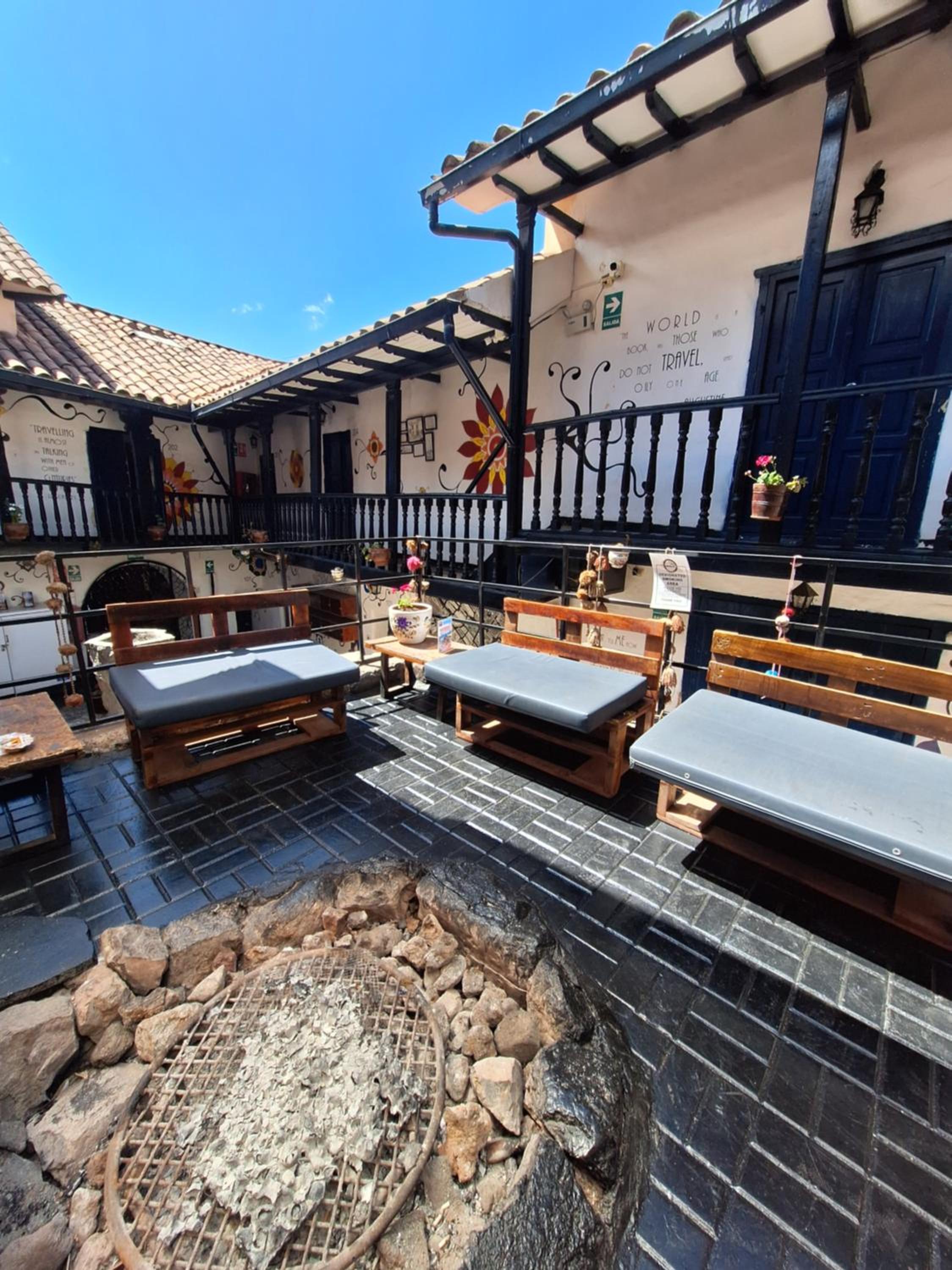 Intro Hostels Cusco