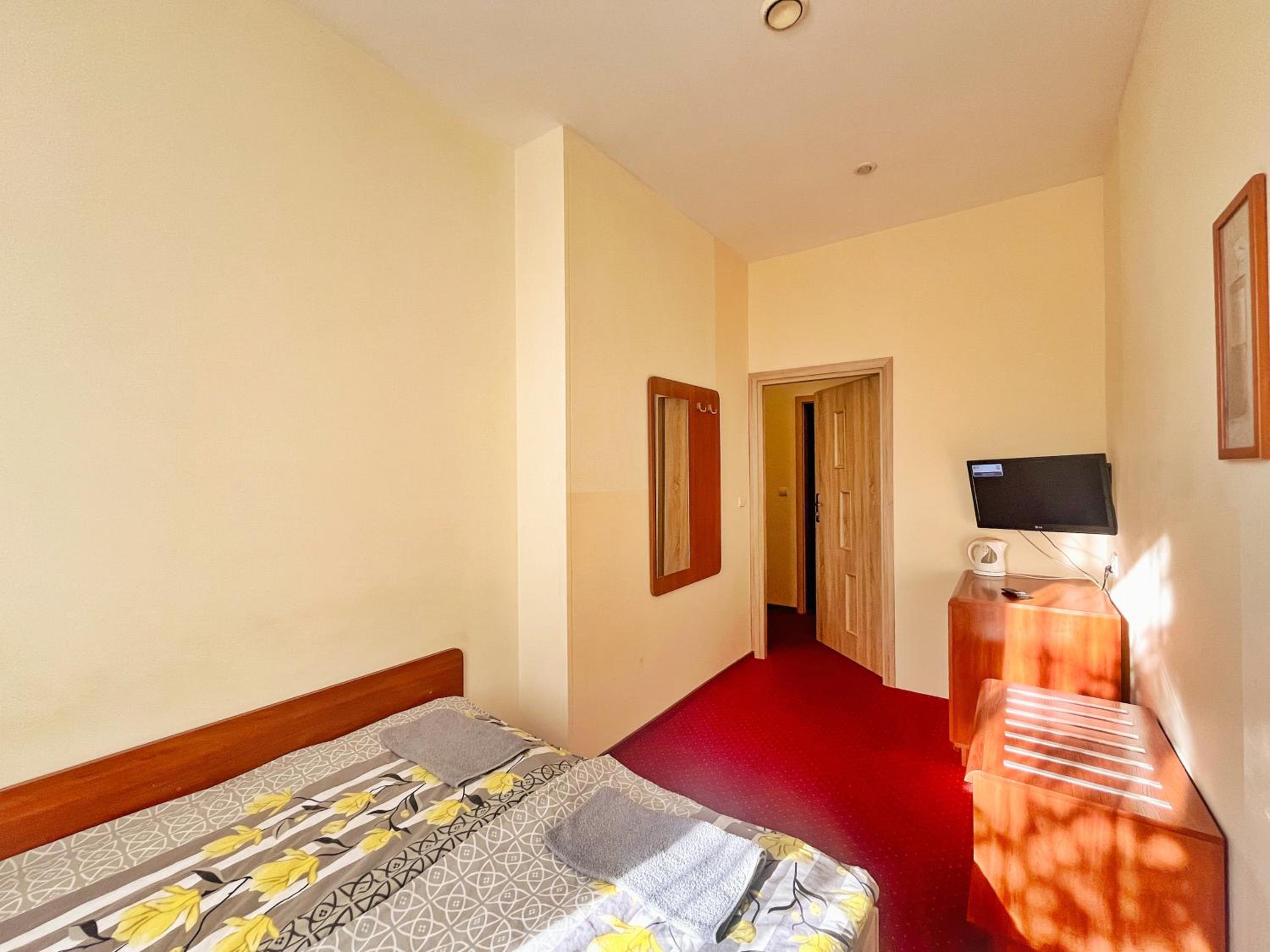 Fry House Hostel - 15min to Dworzec Zachodni, 5min to Klub Progresja, photo 16