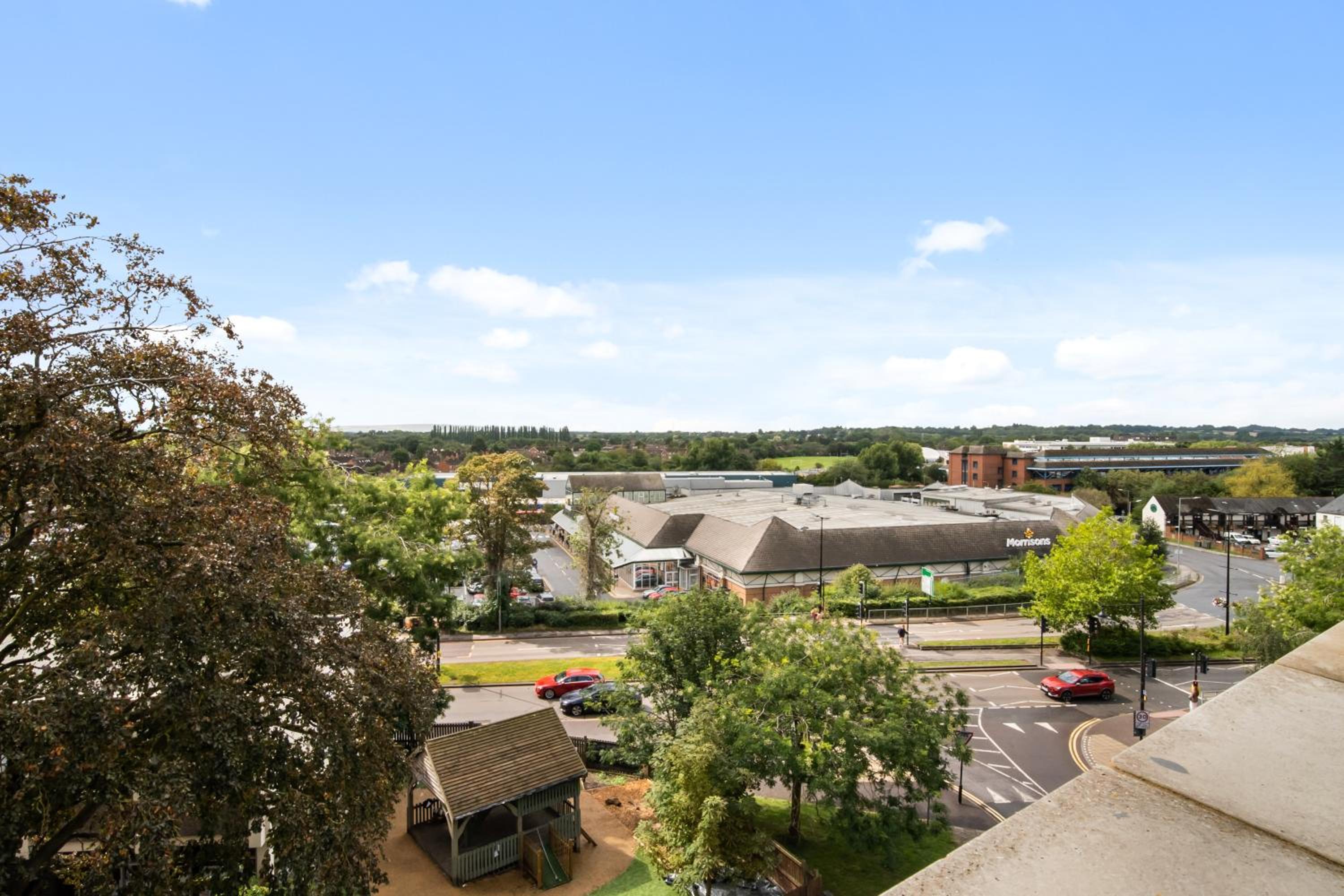 Livestay-Modern Apartments Building in Aylesbury