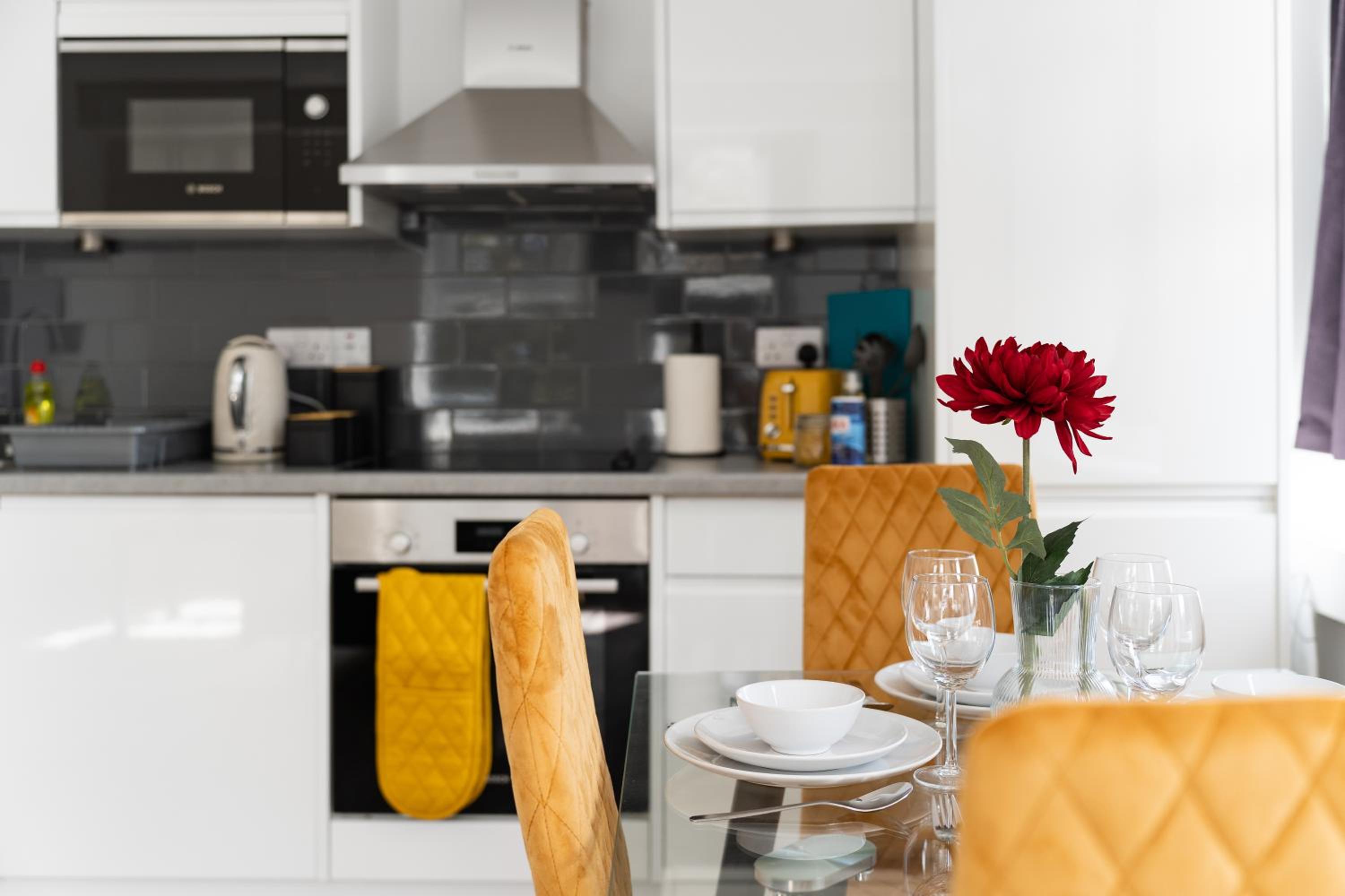 Livestay-Modern Apartments Building in Aylesbury