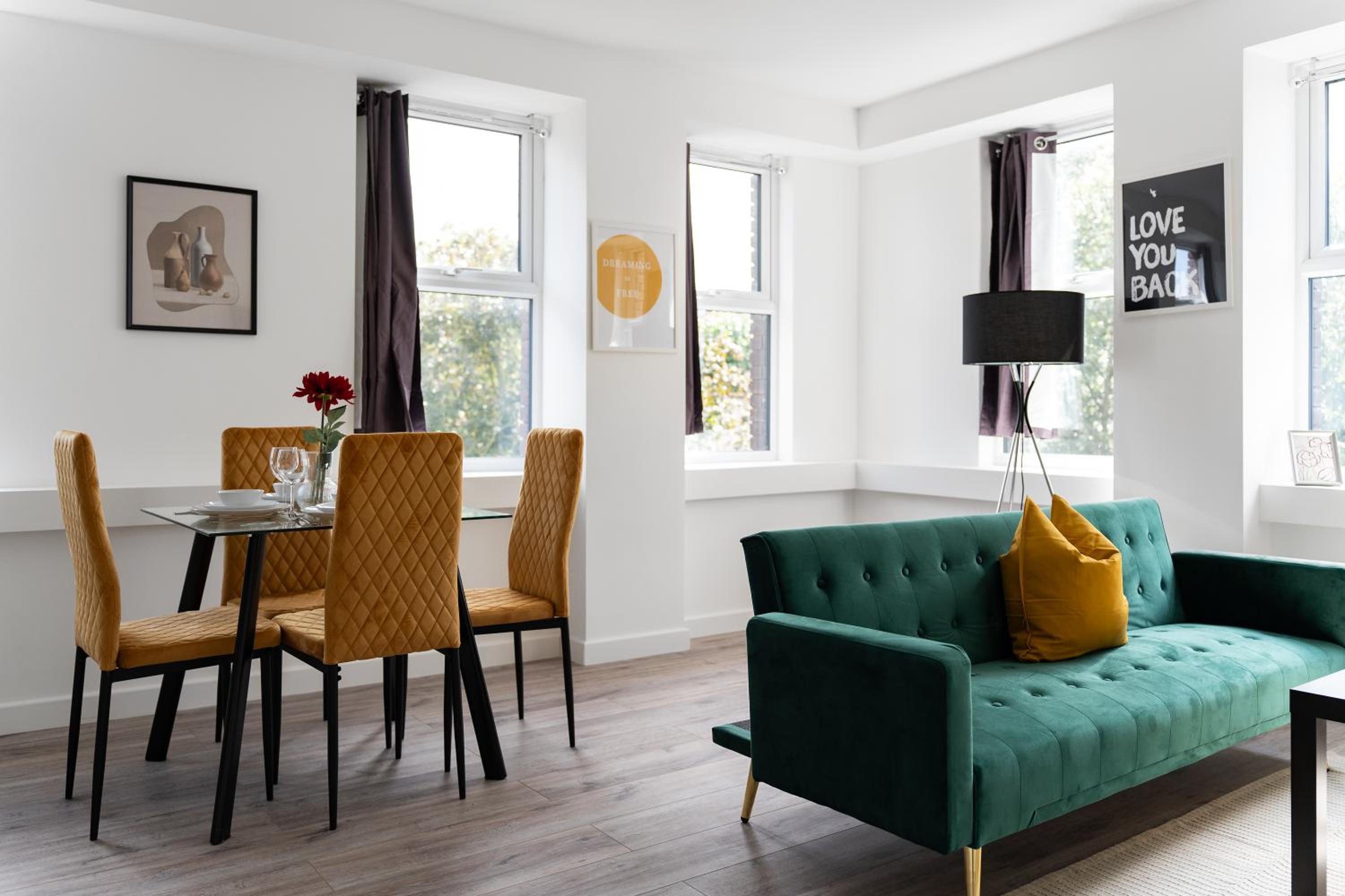 Livestay-Modern Apartments Building in Aylesbury