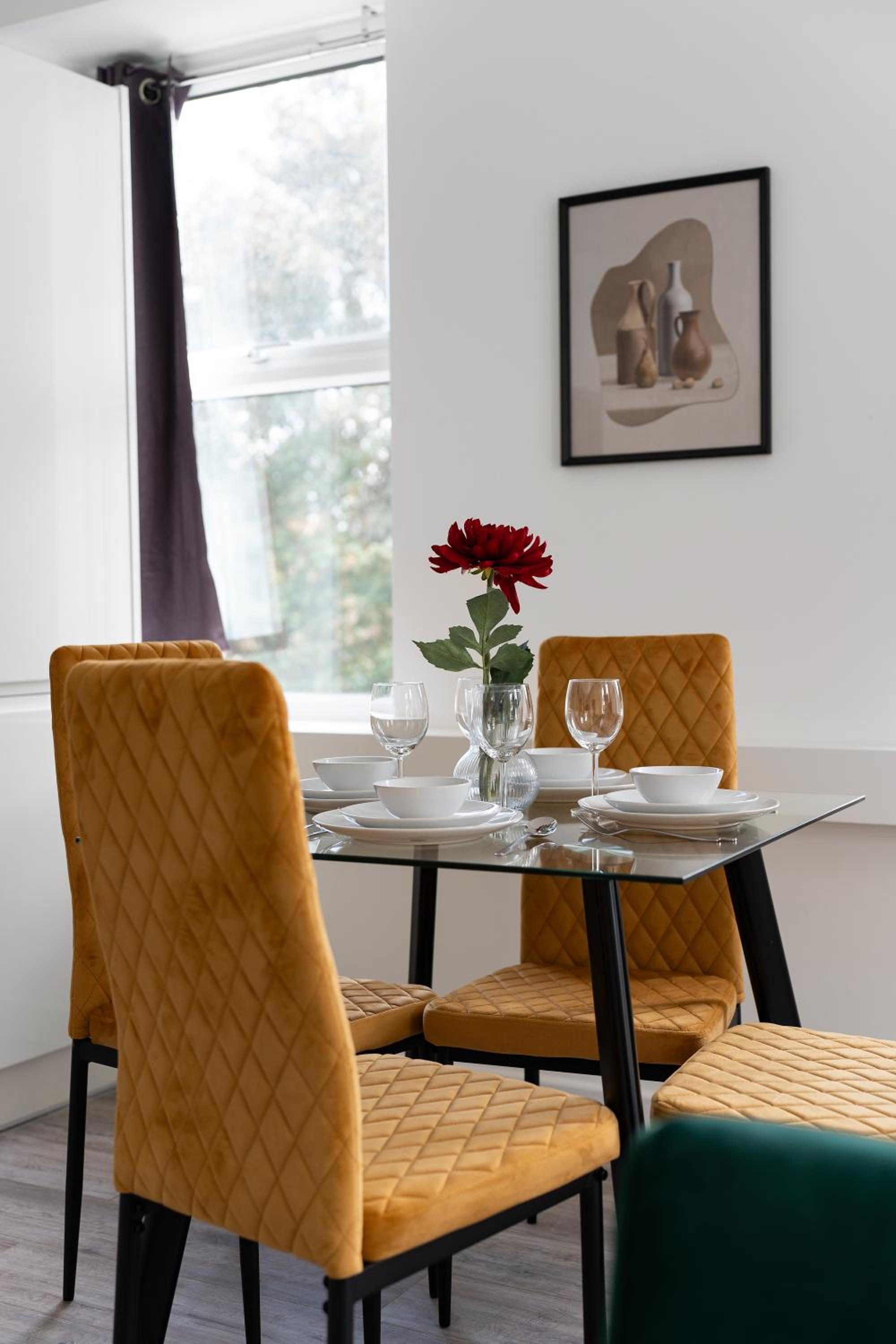 Livestay-Modern Apartments Building in Aylesbury