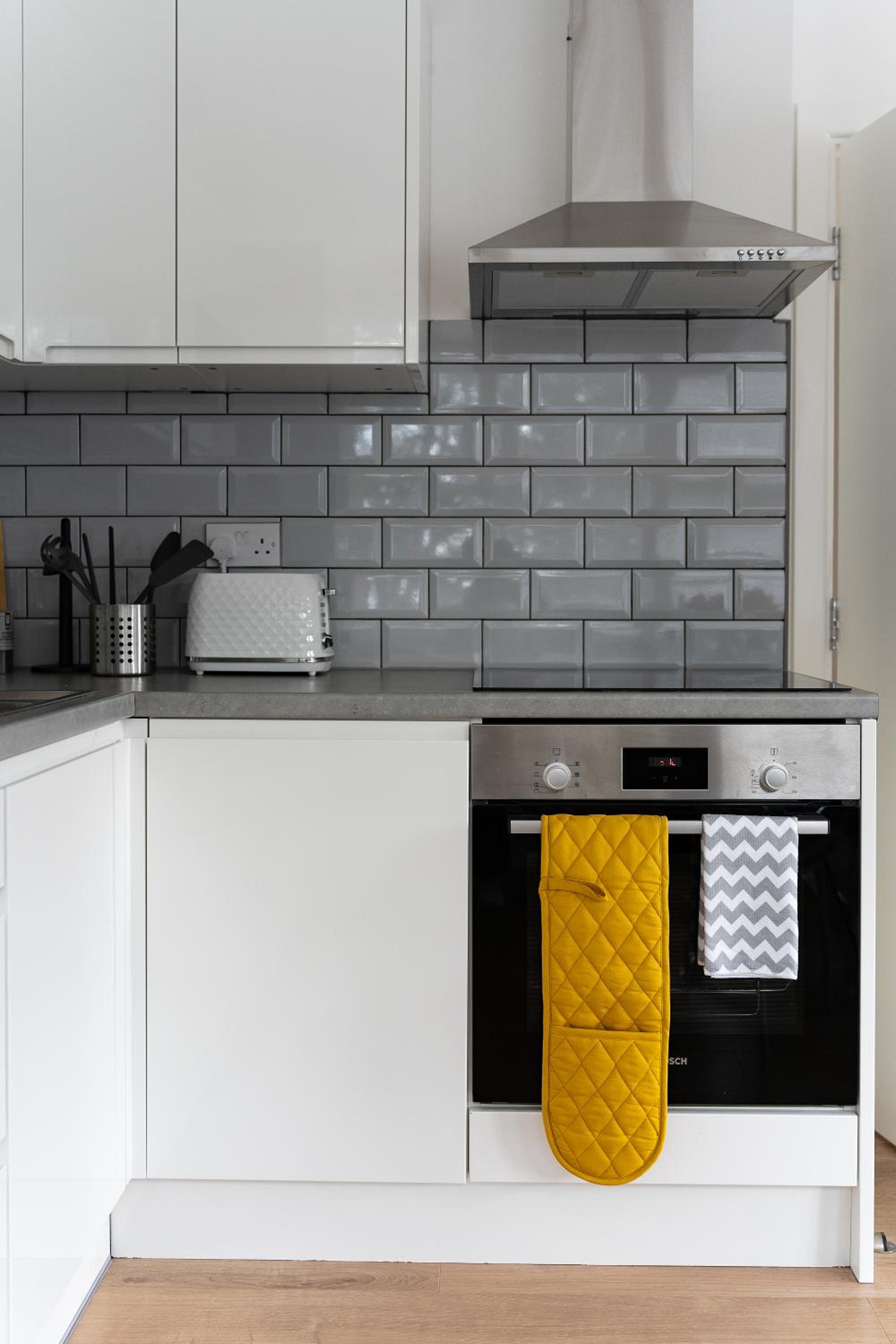 Livestay-Modern Apartments Building in Aylesbury