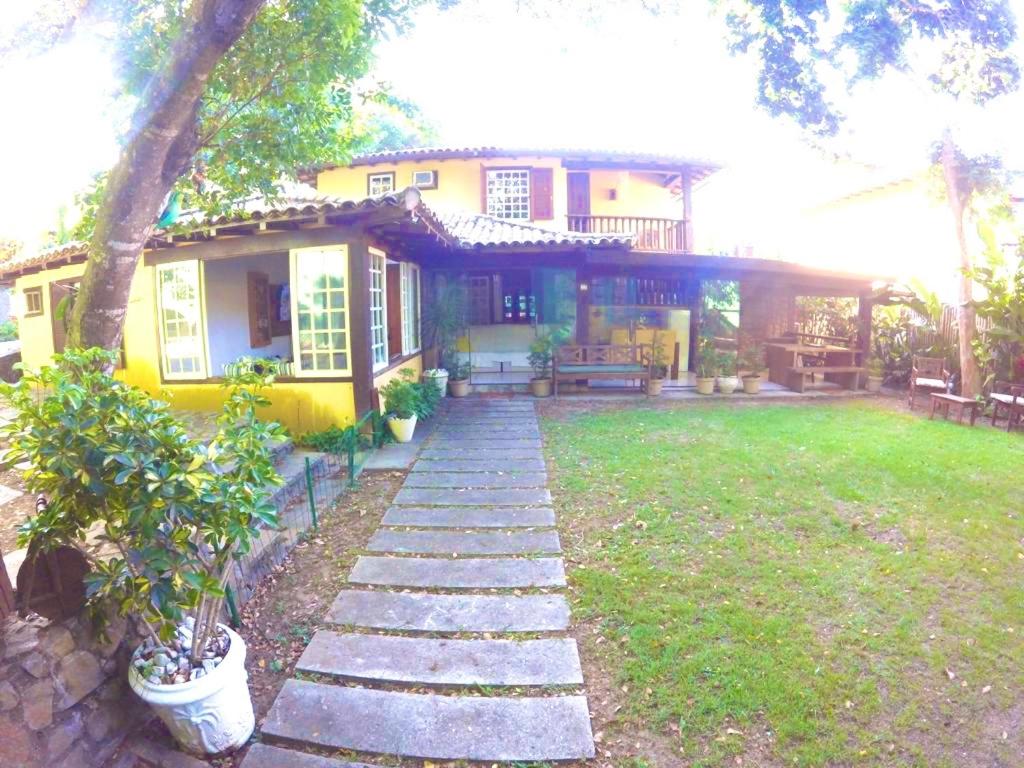 Búzios Praia da Ferradura Linda casa dentro de Condomínio com toda infraestrutura - água e luz inclusos na tarifa
