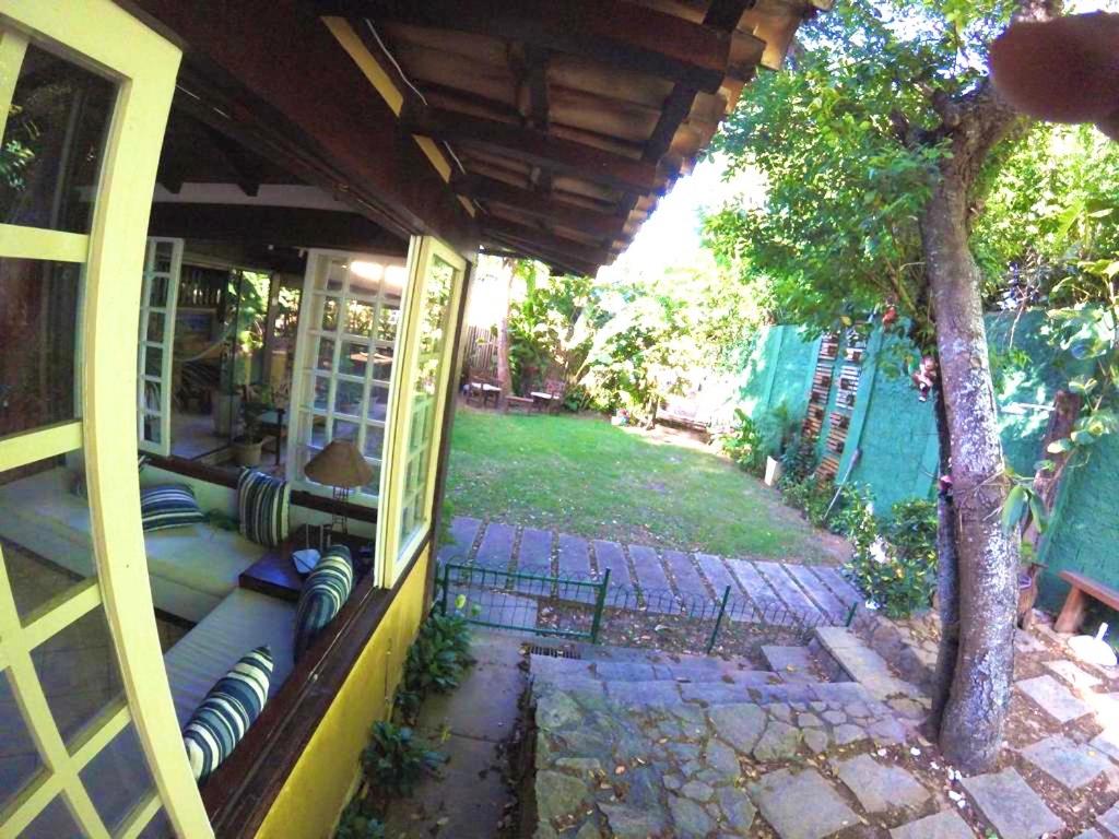 Búzios Praia da Ferradura Linda casa dentro de Condomínio com toda infraestrutura - água e luz inclusos na tarifa