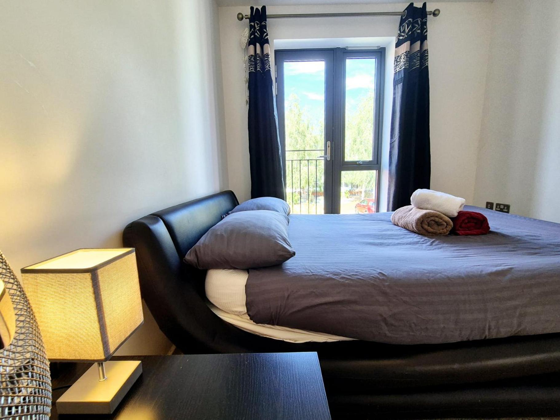Explore London: 2 Bedroom House in Wood Green