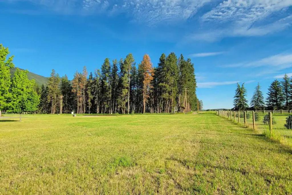Charming Chalet Close to GNP, Downtown & Game Room! view 2