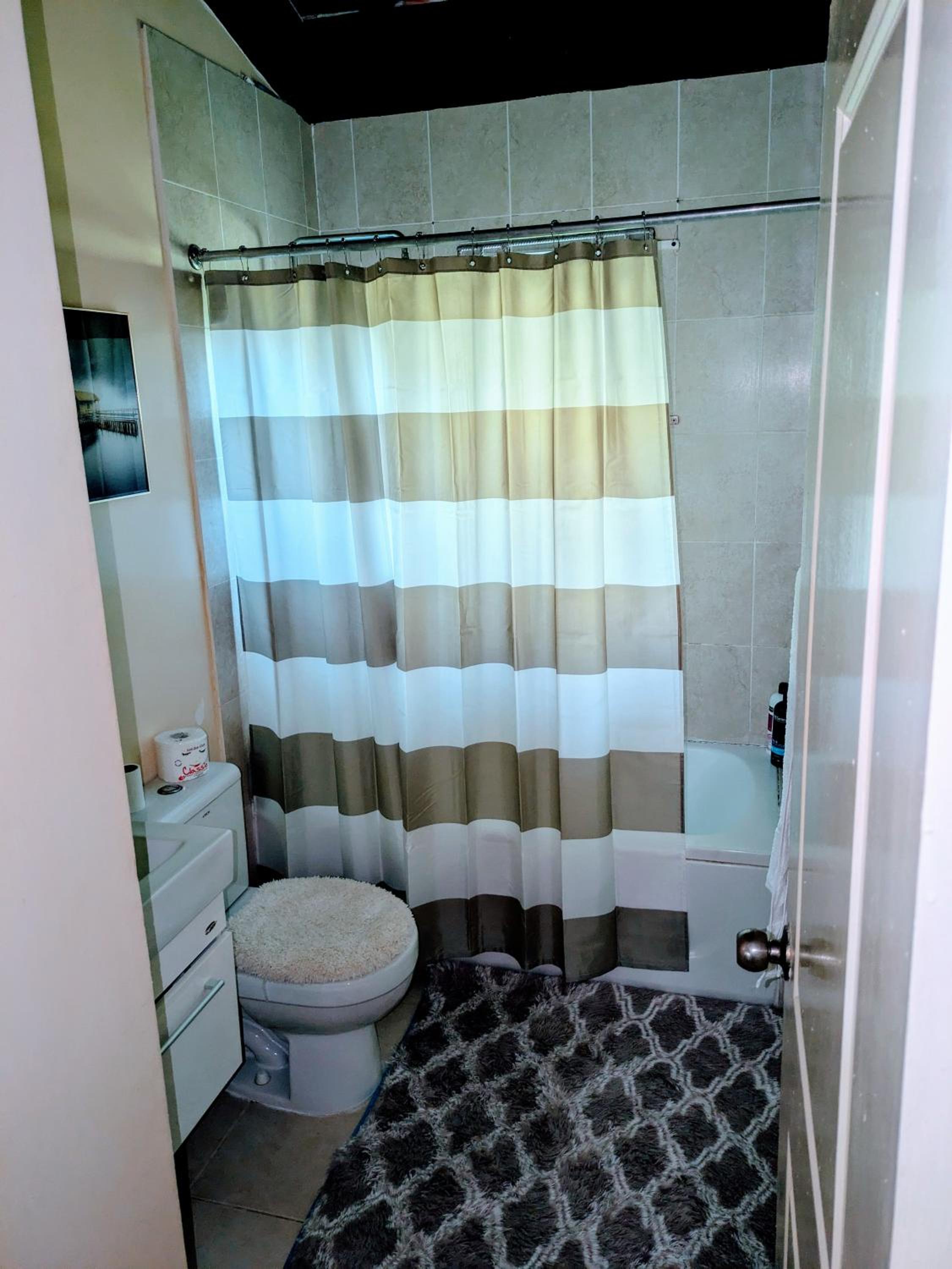Cozy room on a budget view 3