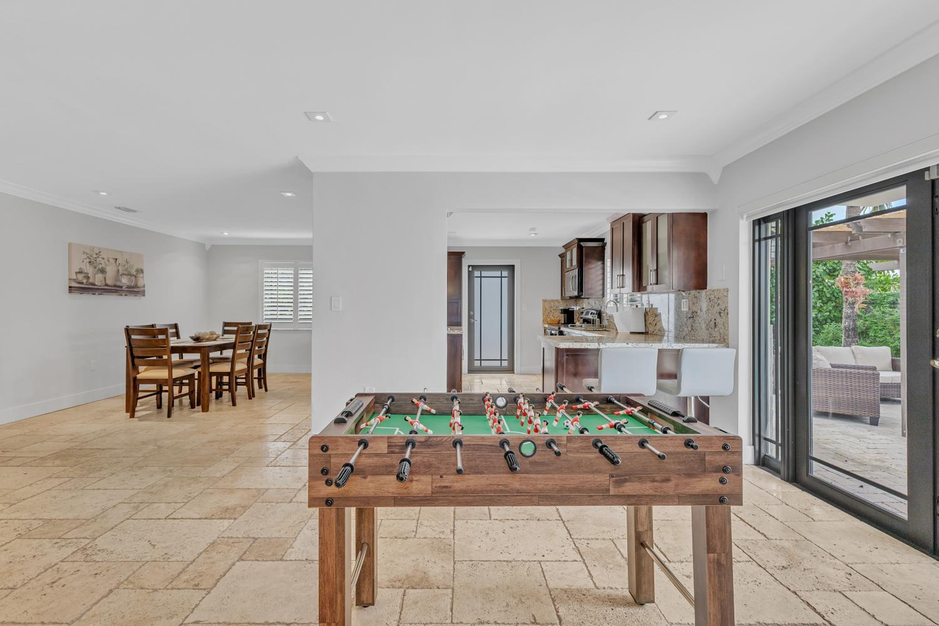 Tropical Oasis with Heated Pool and BBQ