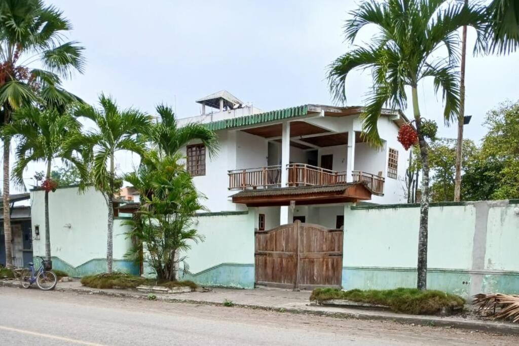 Casa 2 pisos cerca de la playa