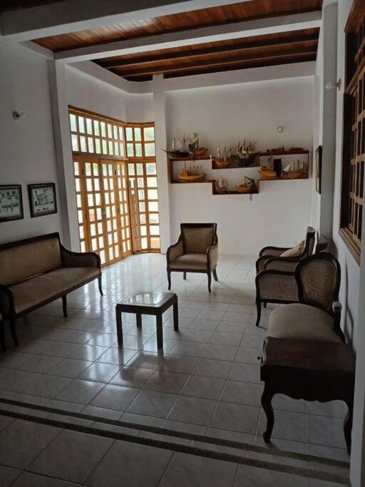 Casa 2 pisos cerca de la playa