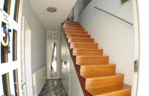 House in center view 2