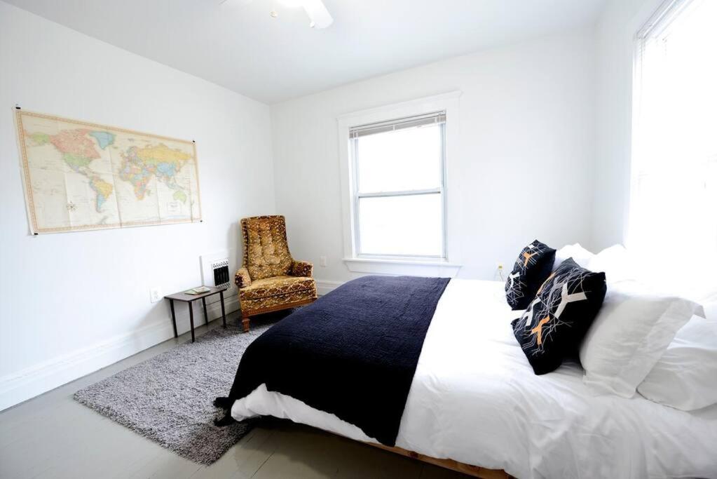 Detroit 5-Bedroom, Near Museums & Ping Pong view 5