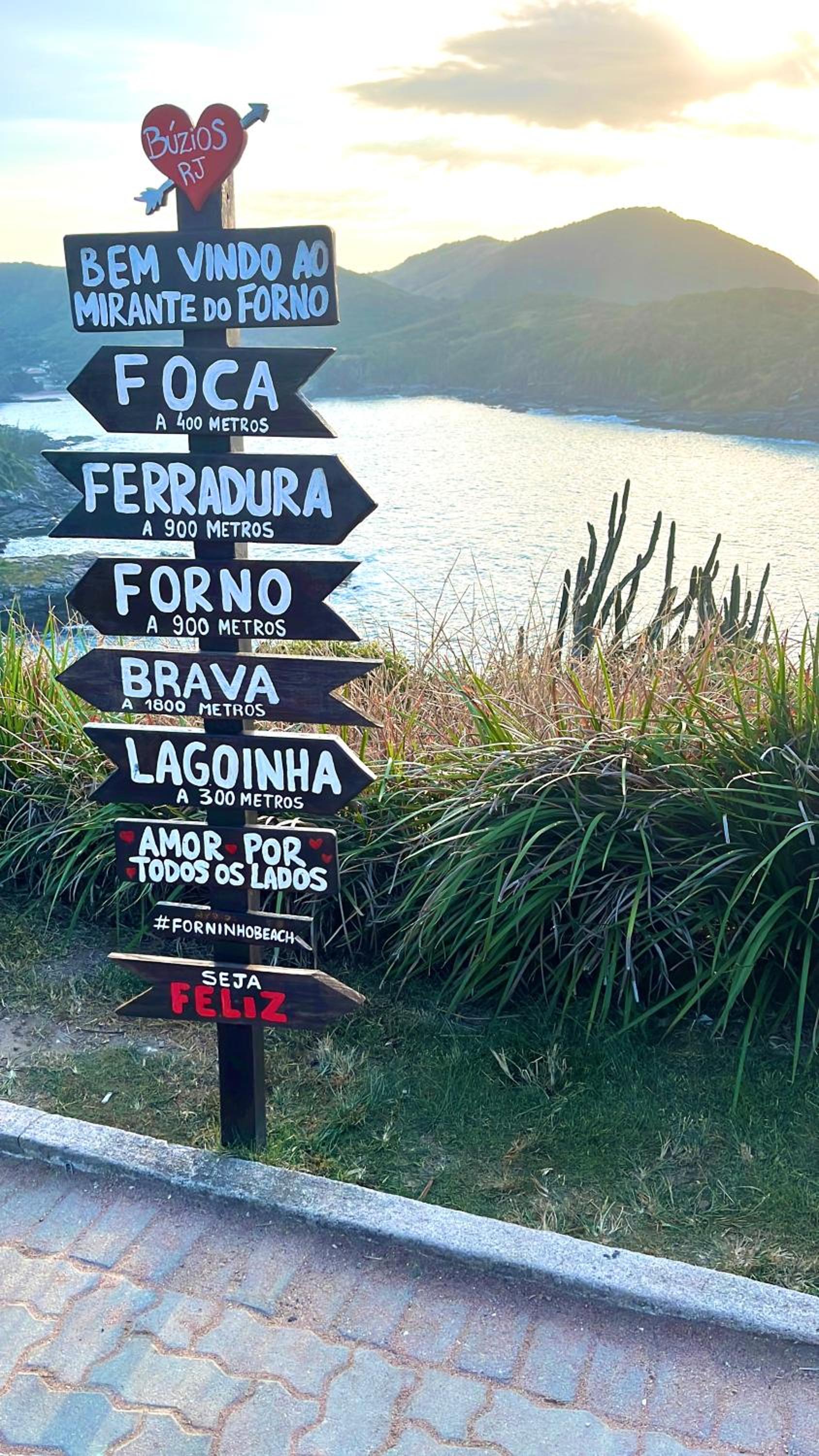 Búzios Praia da Ferradura Linda casa dentro de Condomínio com toda infraestrutura - água e luz inclusos na tarifa
