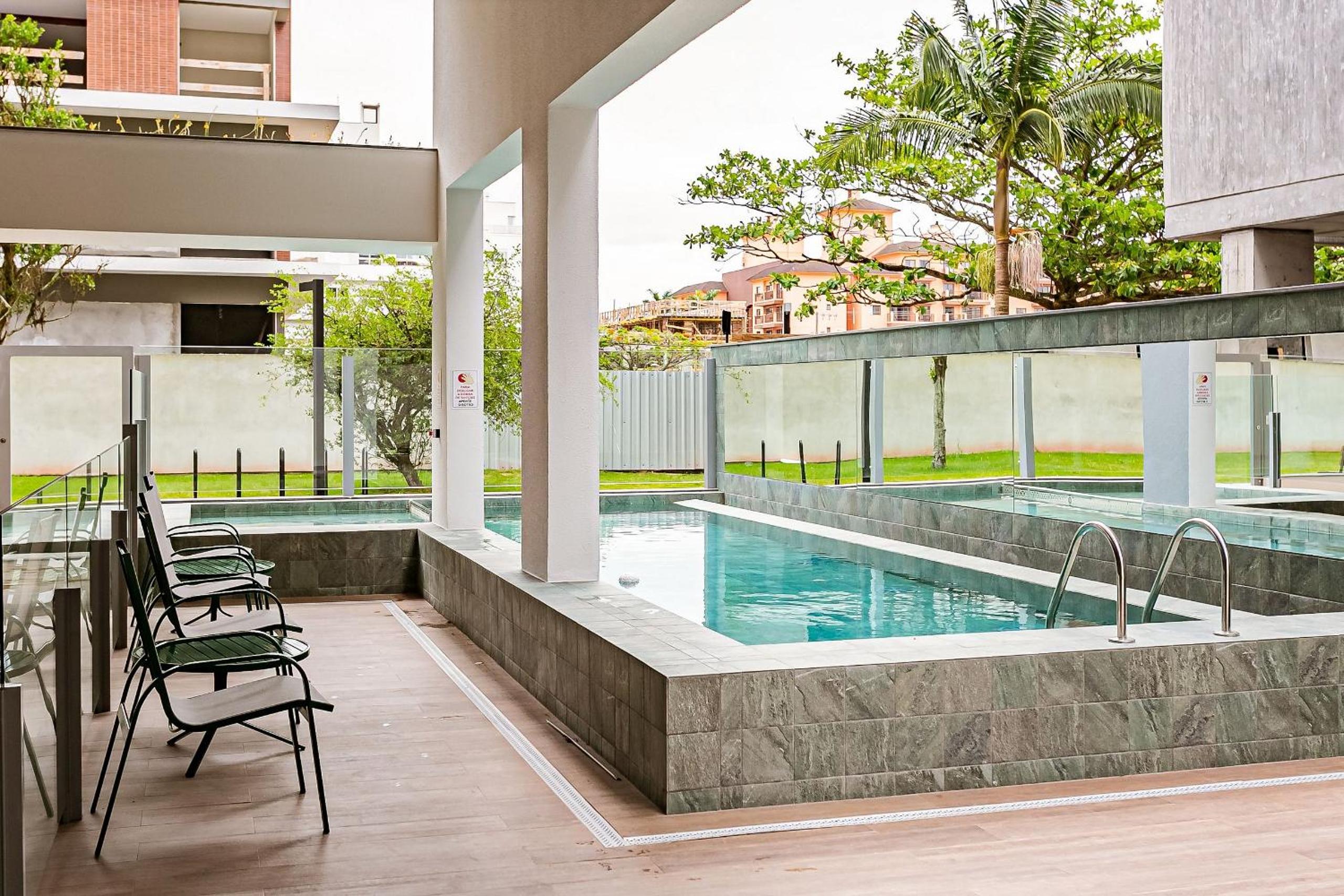 JRR - Apartments 240 meters from Jurerê Beach