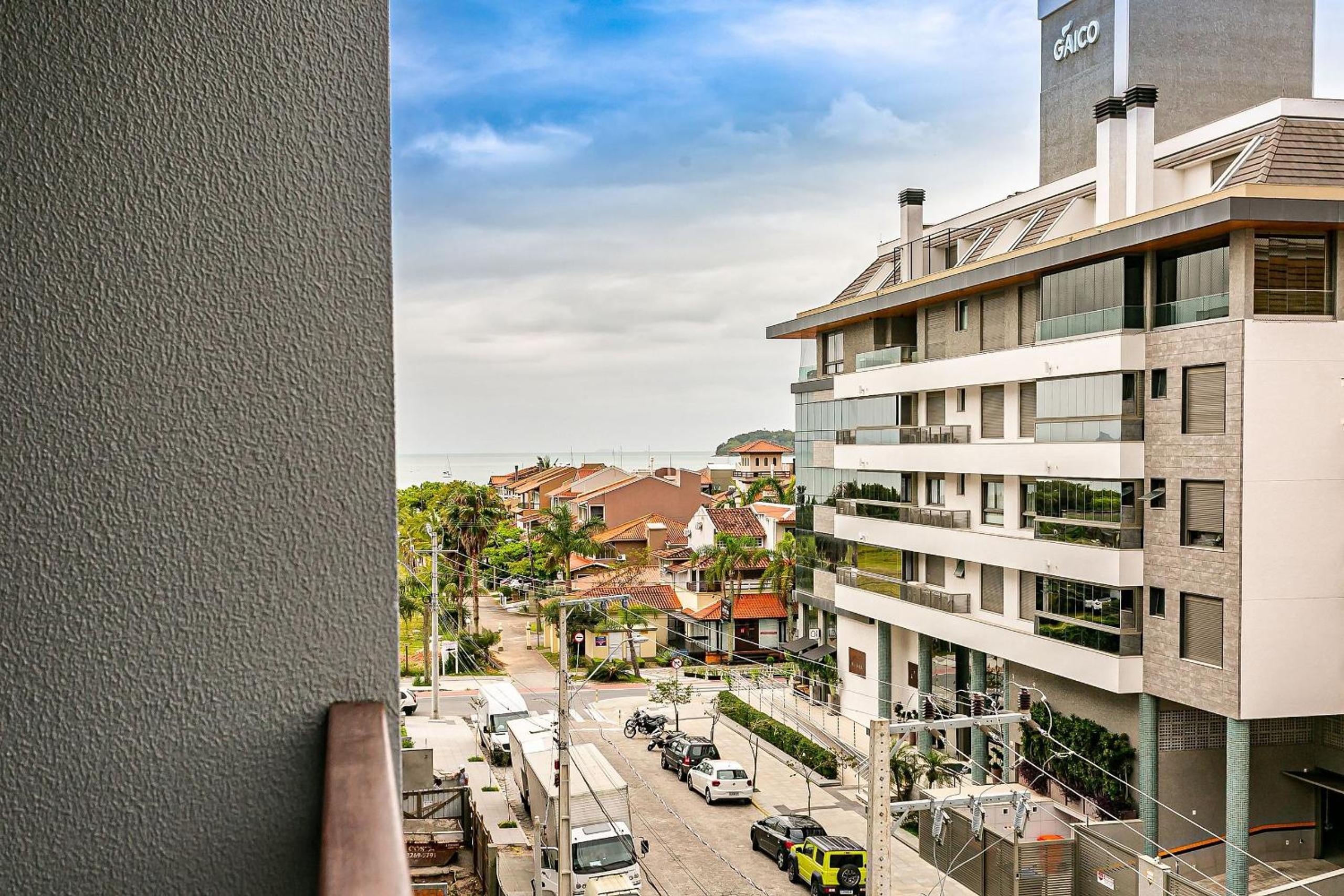 JRR - Apartments 240 meters from Jurerê Beach