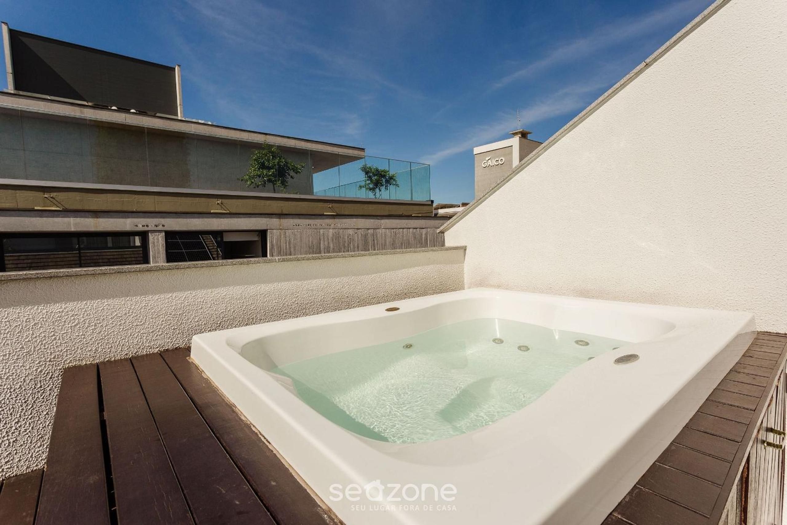 JRR - Apartments 240 meters from Jurerê Beach