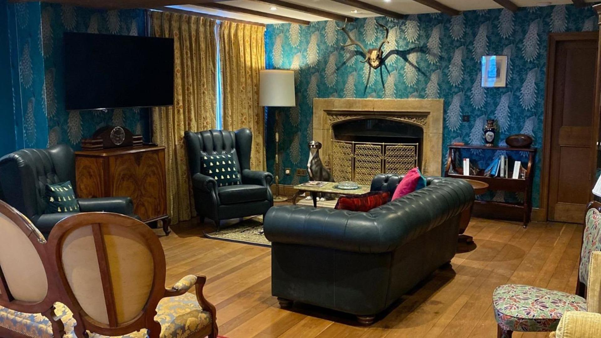 Beautiful House With Gardens Close To River Tay view 5