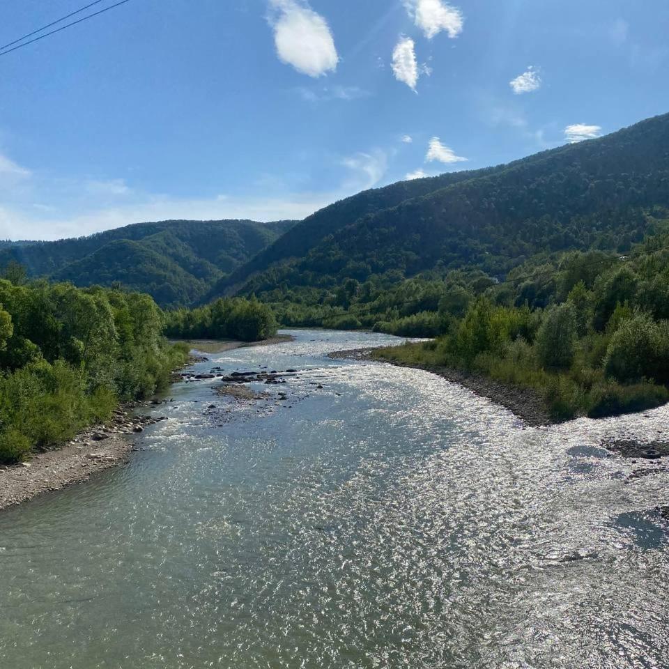 Nad Cheremoshem view 2