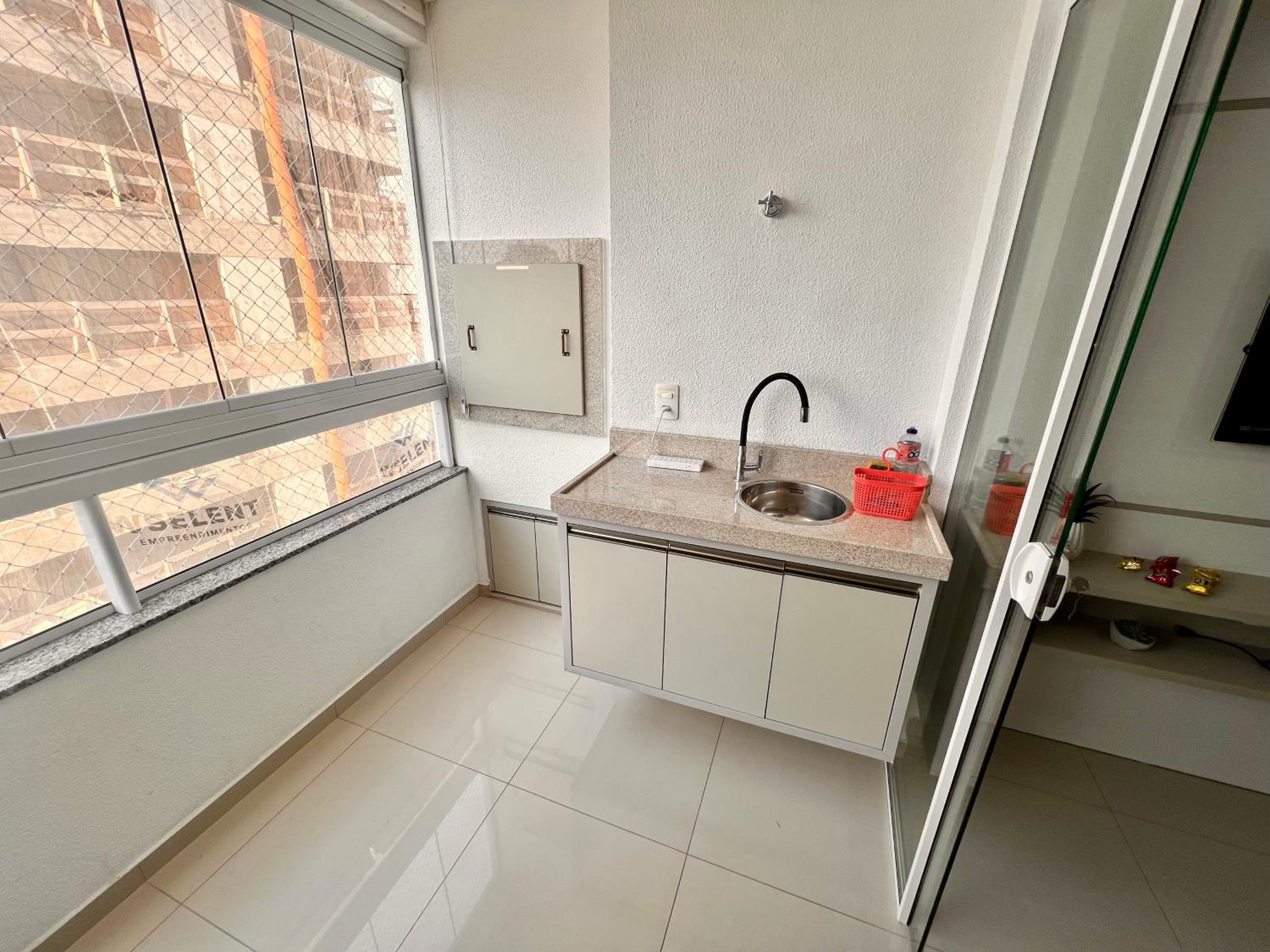 Apartamento vista mar, 2 quartos, garagem - COMPLETO