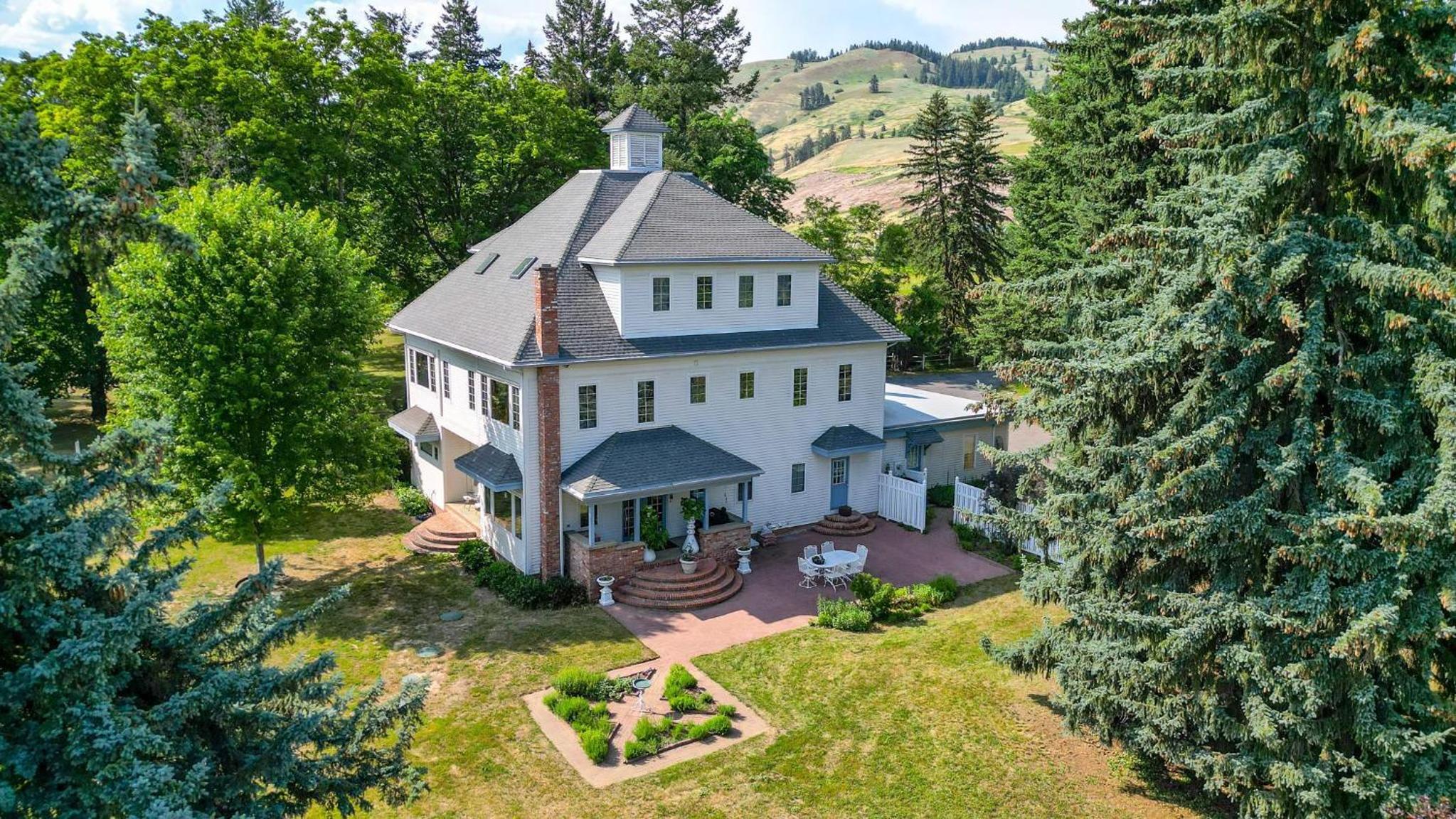 Gardenview Estate Bed and Breakfast view 2