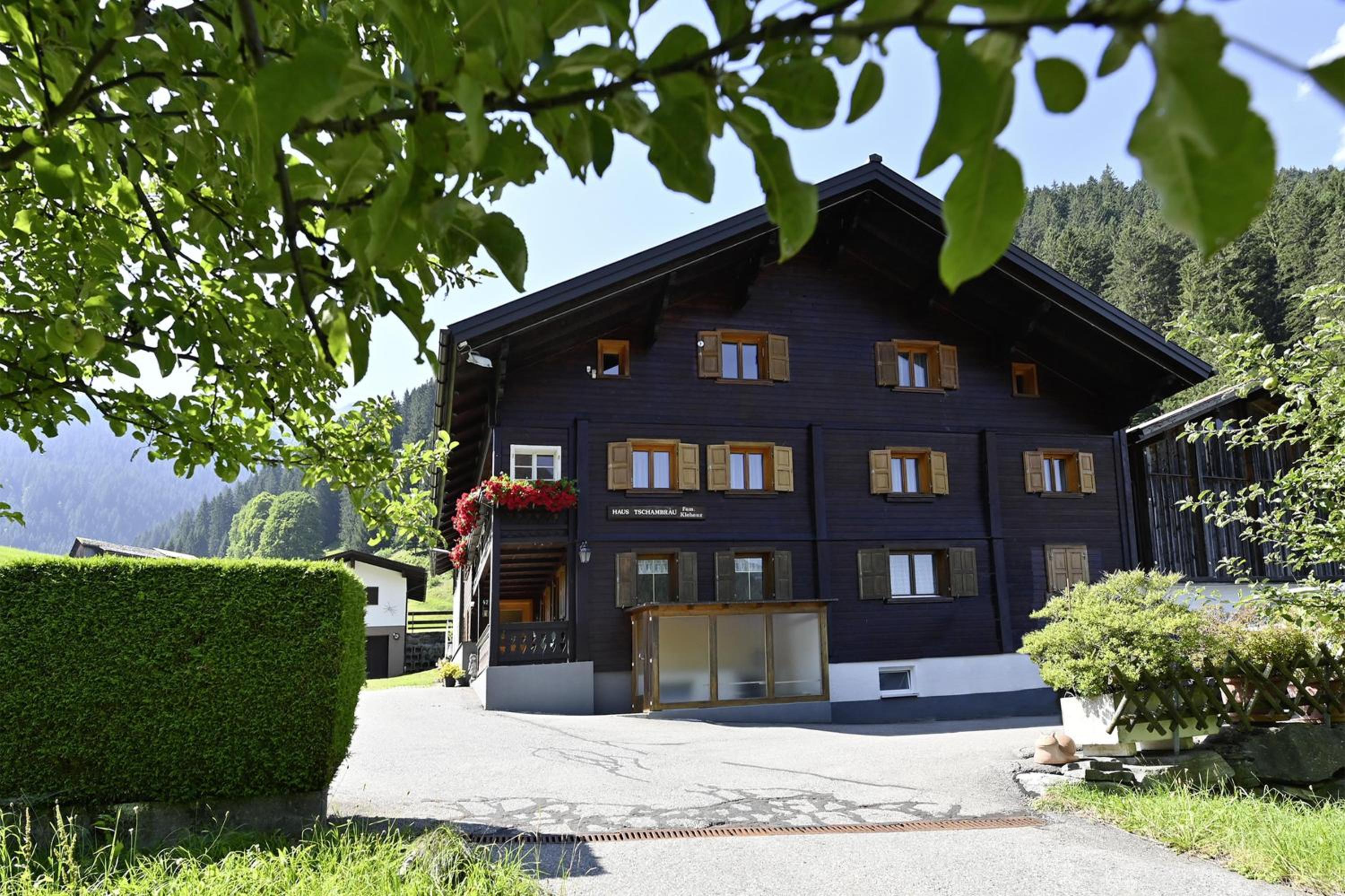 Haus Tschambräu