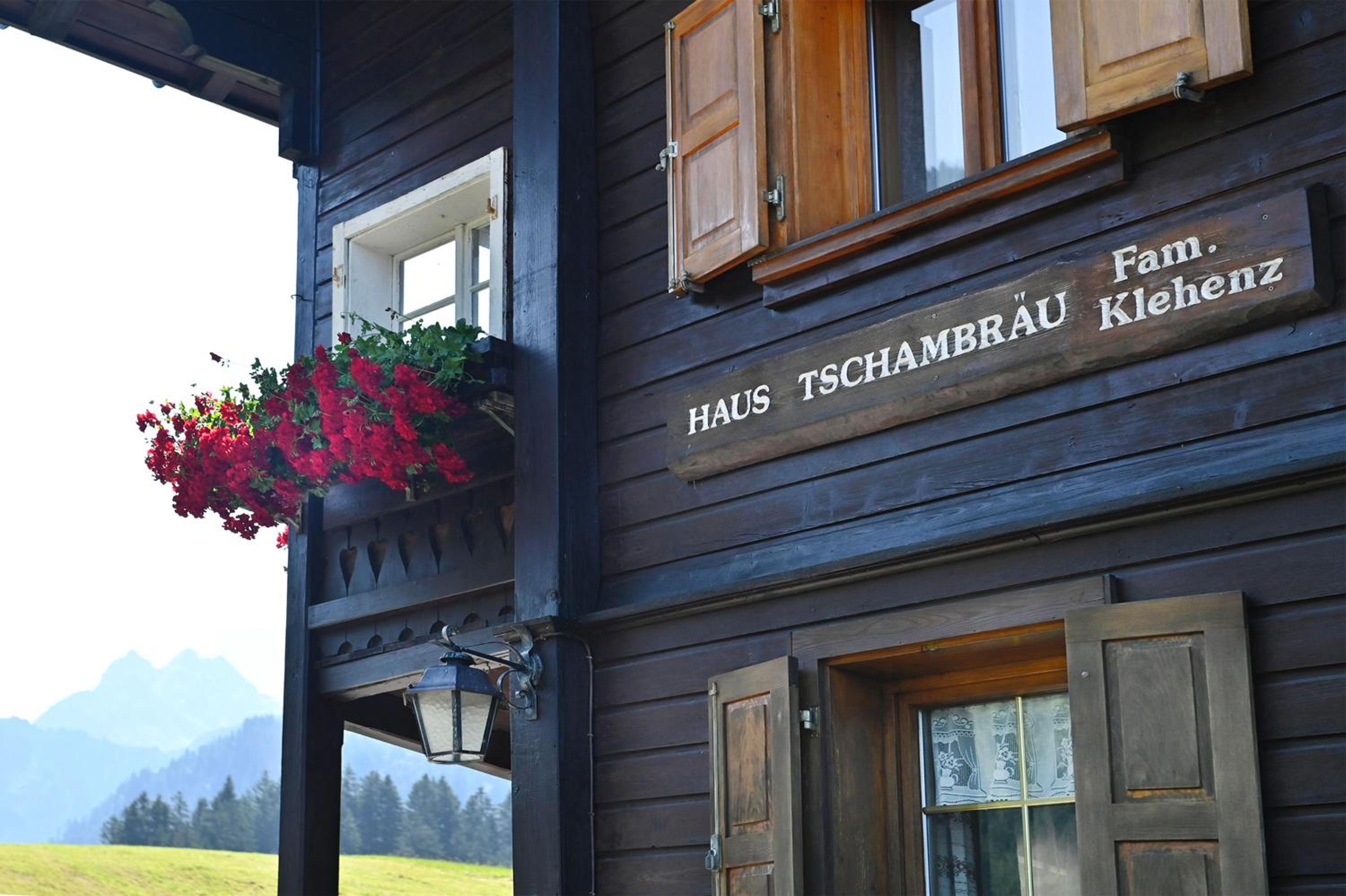 Haus Tschambräu